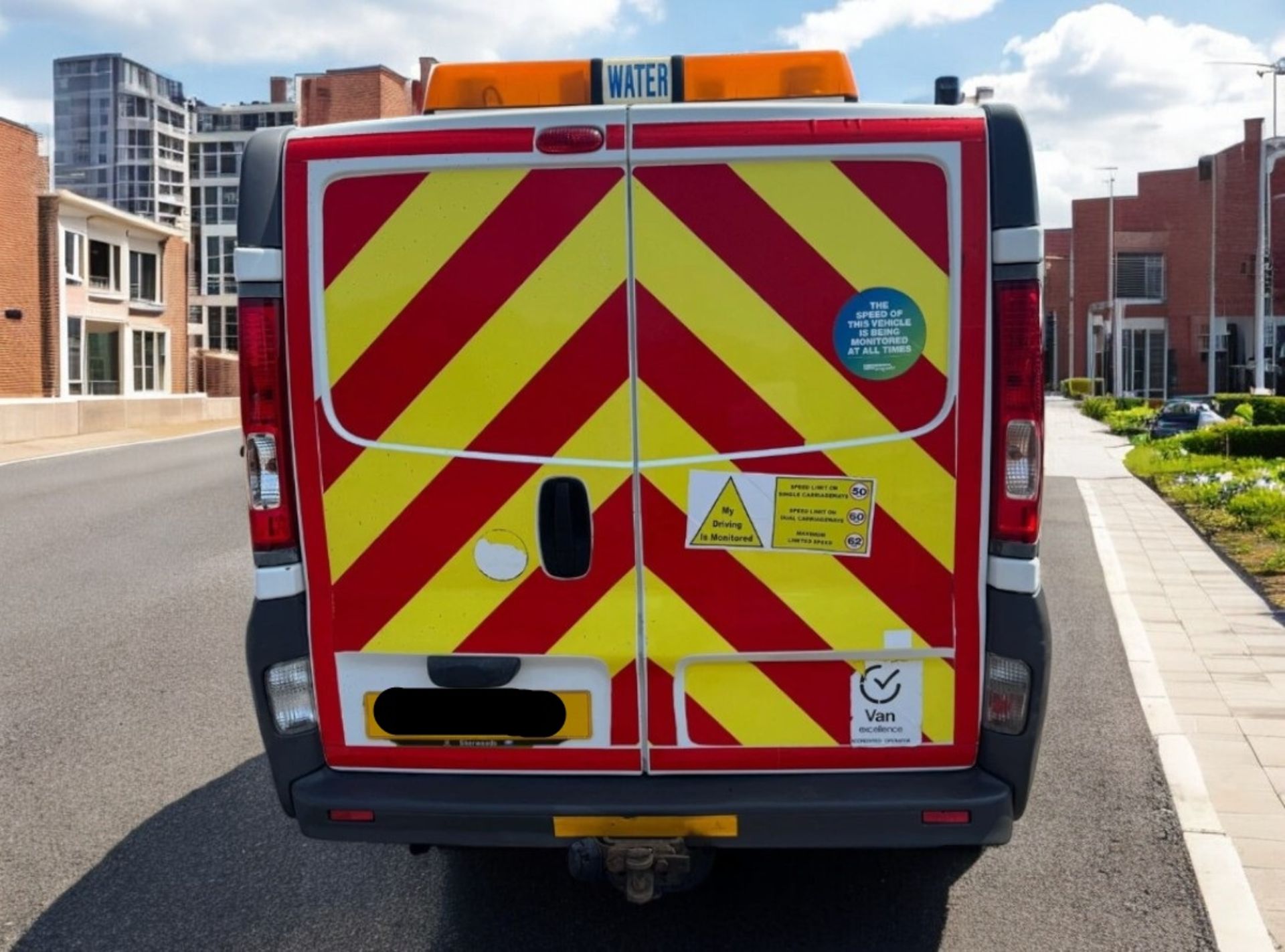 2011 VAUXHALL VIVARO SWB CDTI 90PS PANEL VAN - DIESEL – MANUAL – WHITE - Image 5 of 21