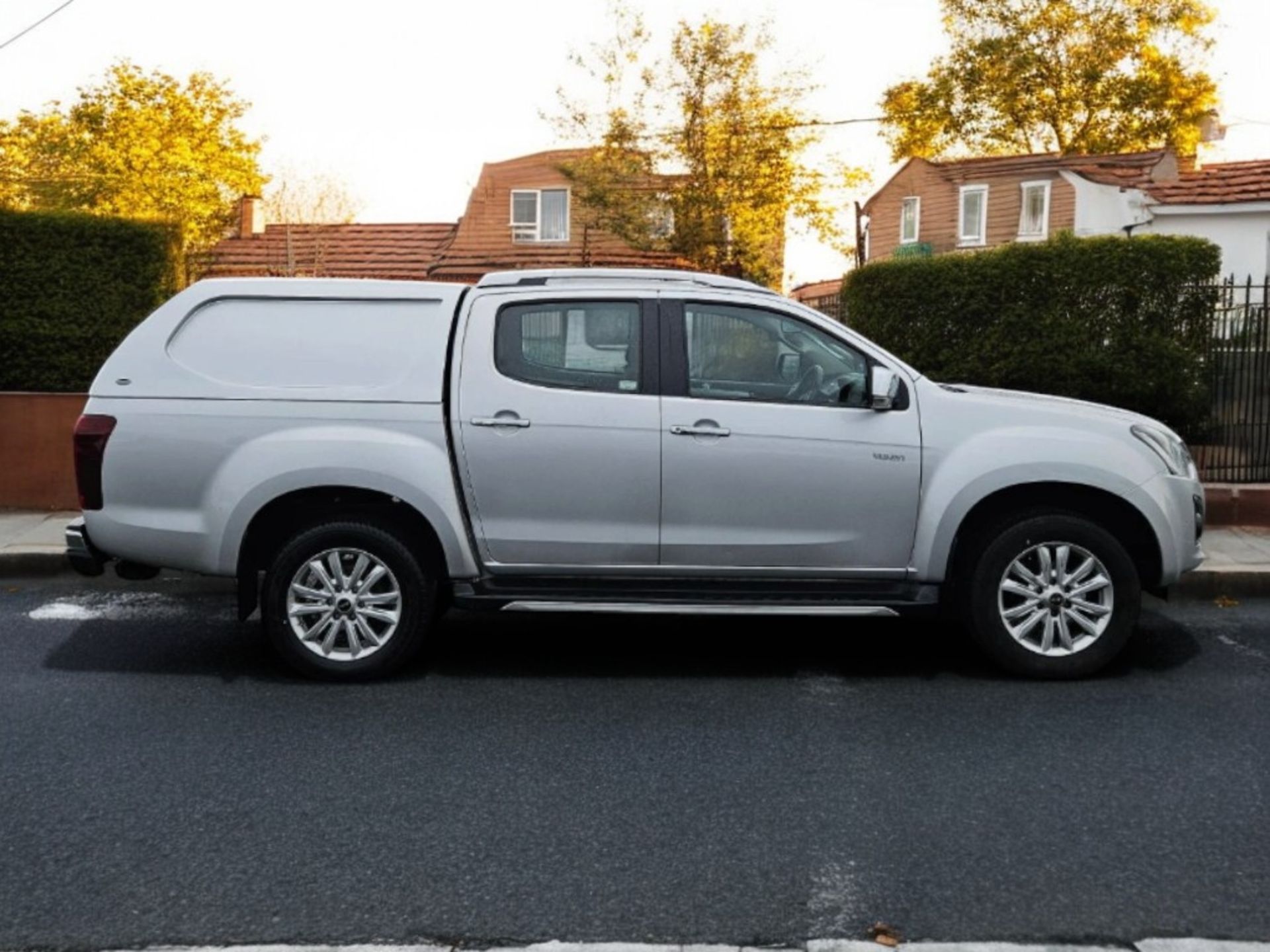 **(ONLY 72K MILEAGE)** 2019 ISUZU D-MAX YUKON 4X4 DOUBLE CAB PICKUP - Image 2 of 13