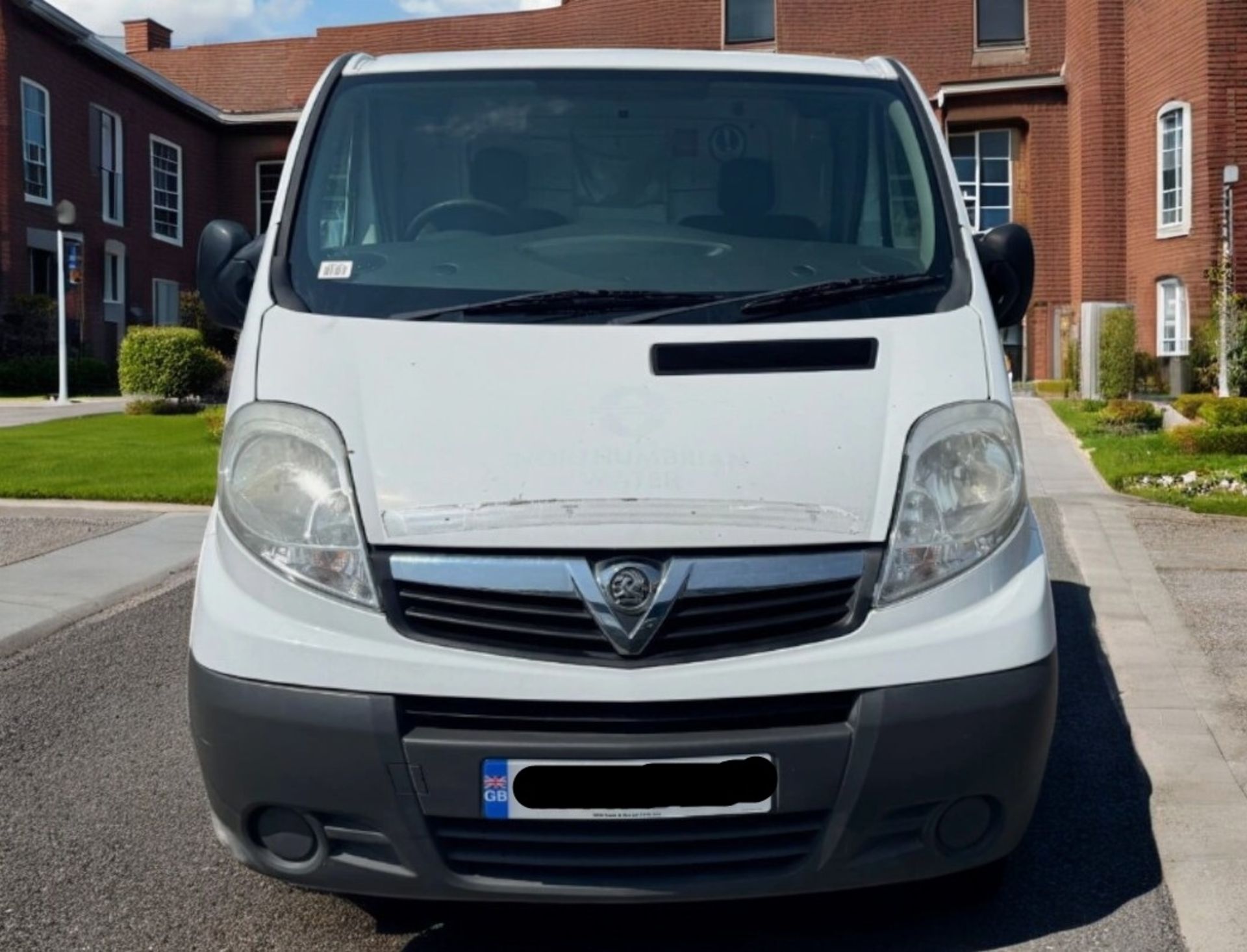 2011 VAUXHALL VIVARO SWB CDTI 90PS PANEL VAN - DIESEL – MANUAL – WHITE - Image 2 of 21
