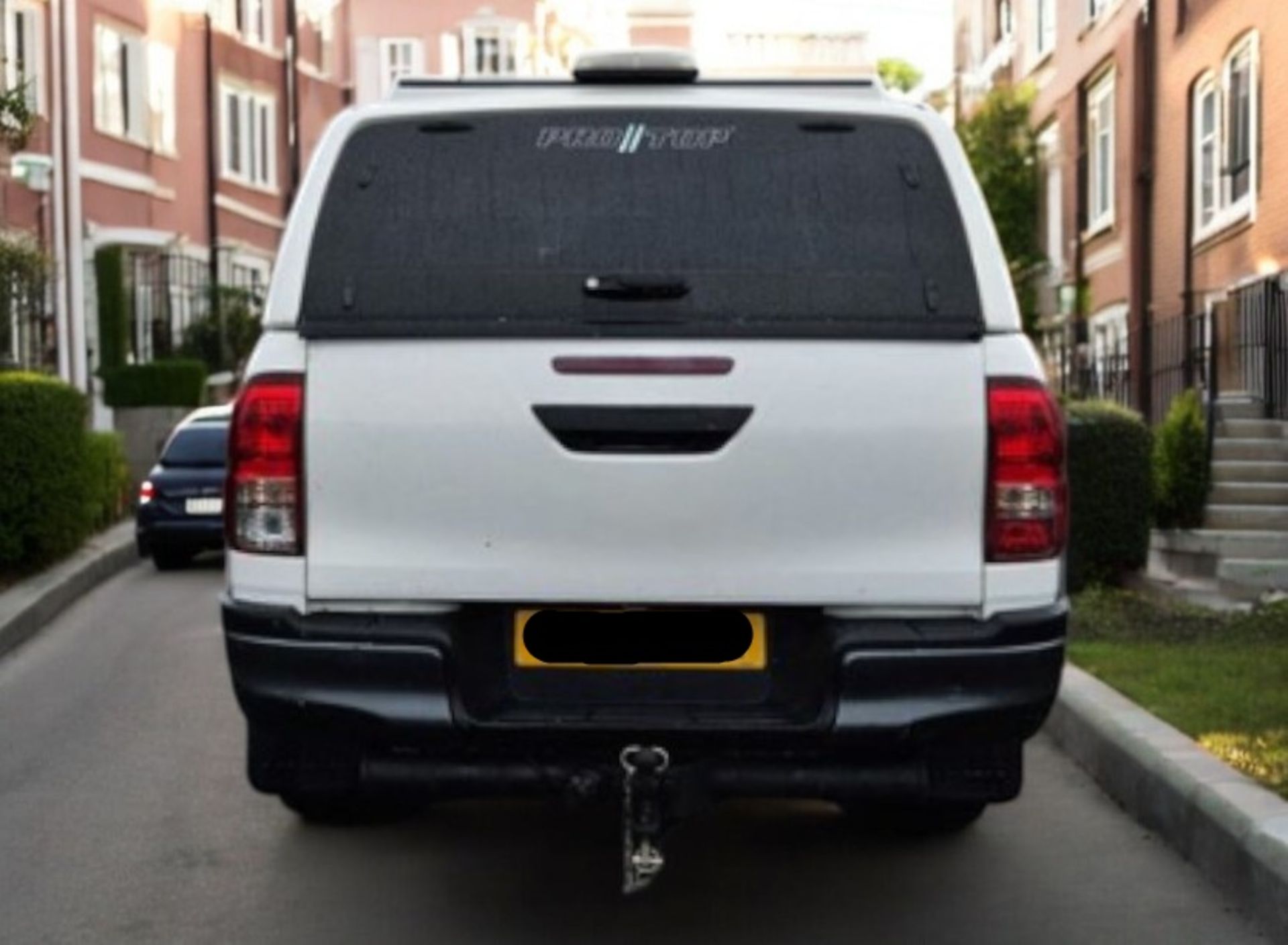 **(ONLY 104K MILEAGE)** 2019 TOYOTA HILUX ACTIVE D-4D 4WD DOUBLE CAB - Image 7 of 13