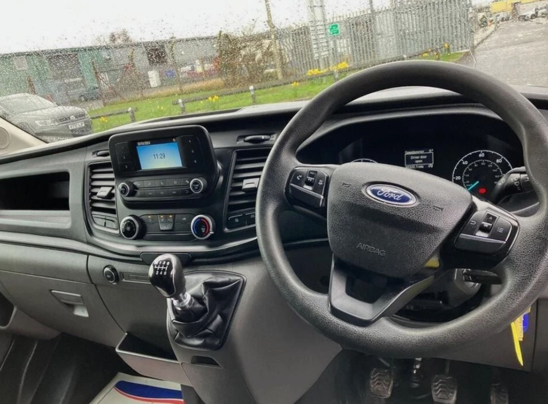 **(ONLY 98K MILEAGE)** 2019 FORD TRANSIT 350 LEADER TDCI L3H2 MWB >>--NO VAT ON HAMMER--<< - Image 12 of 13