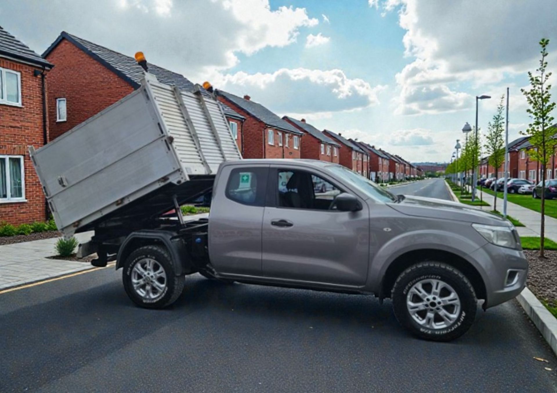 **(ONLY 71K MILEAGE)** 2020 NISSAN NAVARA ACENTA DCI 2.3 DIESEL MANUAL KING CAB PICK UP - Image 2 of 13