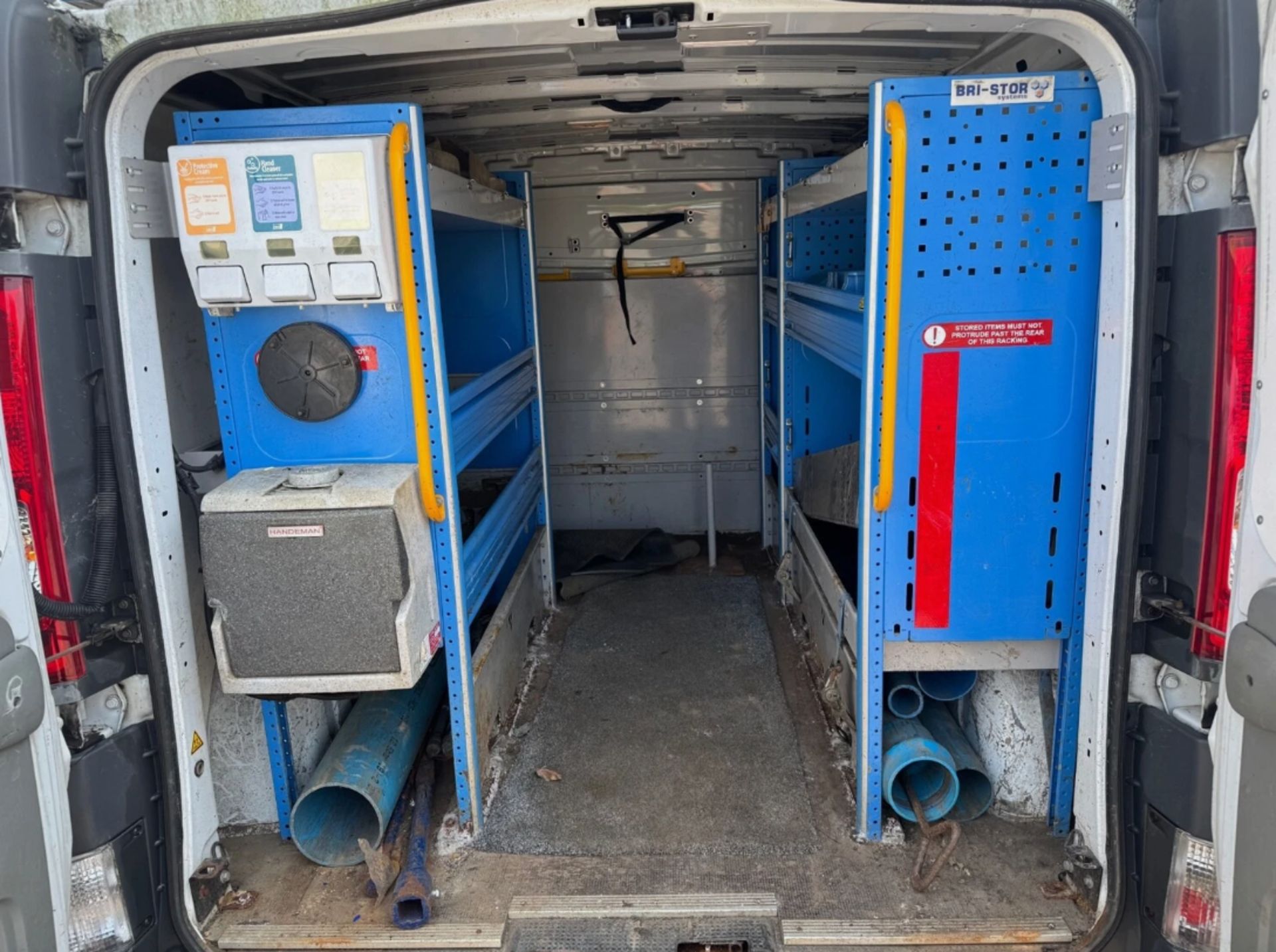 2011 VAUXHALL VIVARO SWB CDTI 90PS PANEL VAN - DIESEL – MANUAL – WHITE - Image 15 of 21