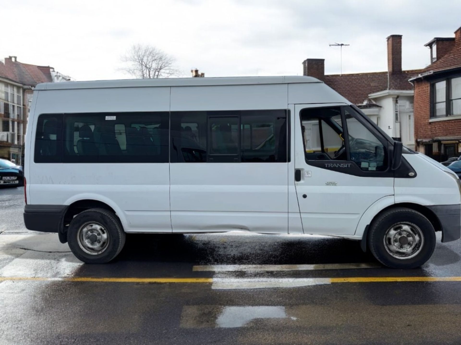**(ONLY 99K MILEAGE)** 2012 / 62 FORD TRANSIT T350 LWB 14 SEATER MINIBUS - Image 7 of 21
