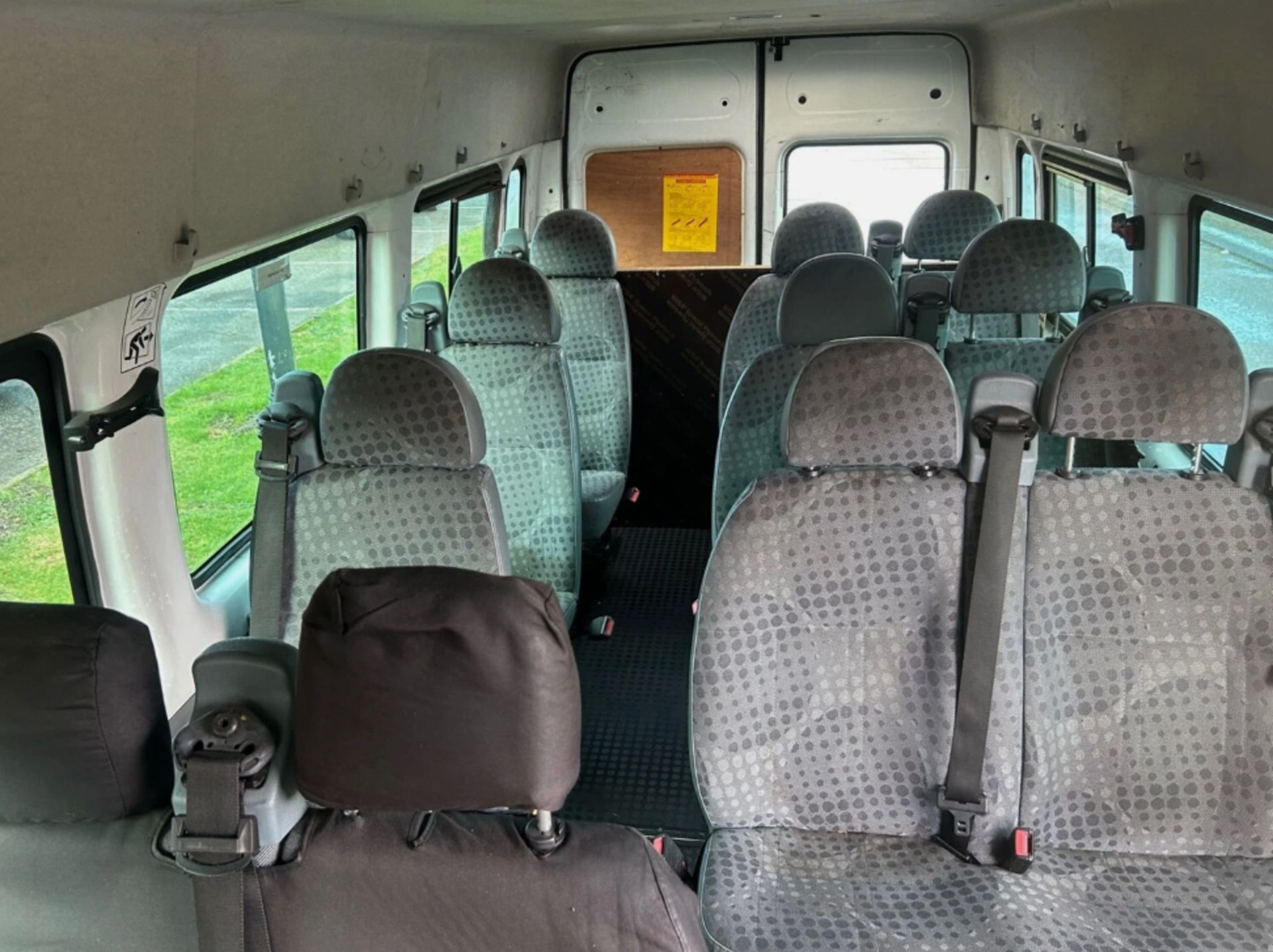 2012 FORD TRANSIT MEDIUM ROOF 17 SEATER TDCI 135PS - Image 6 of 9