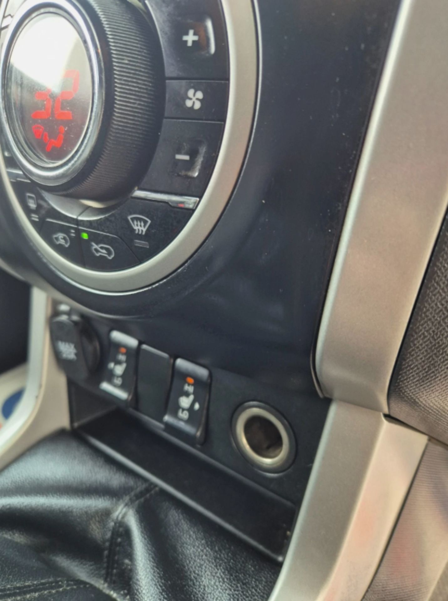 2015 ISUZU RODEO D-MAX UTAH VISION 2.5 TWIN TURBO DIESEL 6-SPEED MANUAL >>--NO VAT ON HAMMER--<< - Image 12 of 25