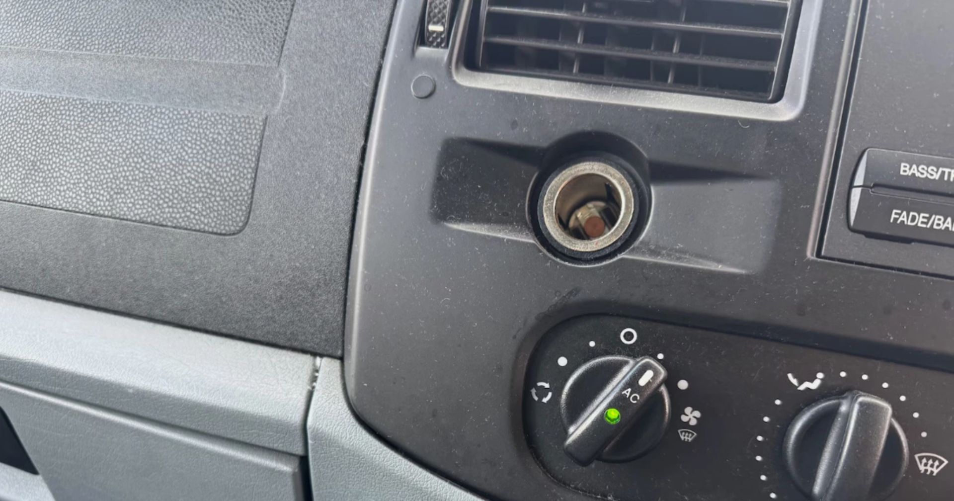 **(ONLY 99K MILEAGE)** 2012 / 62 FORD TRANSIT T350 LWB 14 SEATER MINIBUS - Image 8 of 21