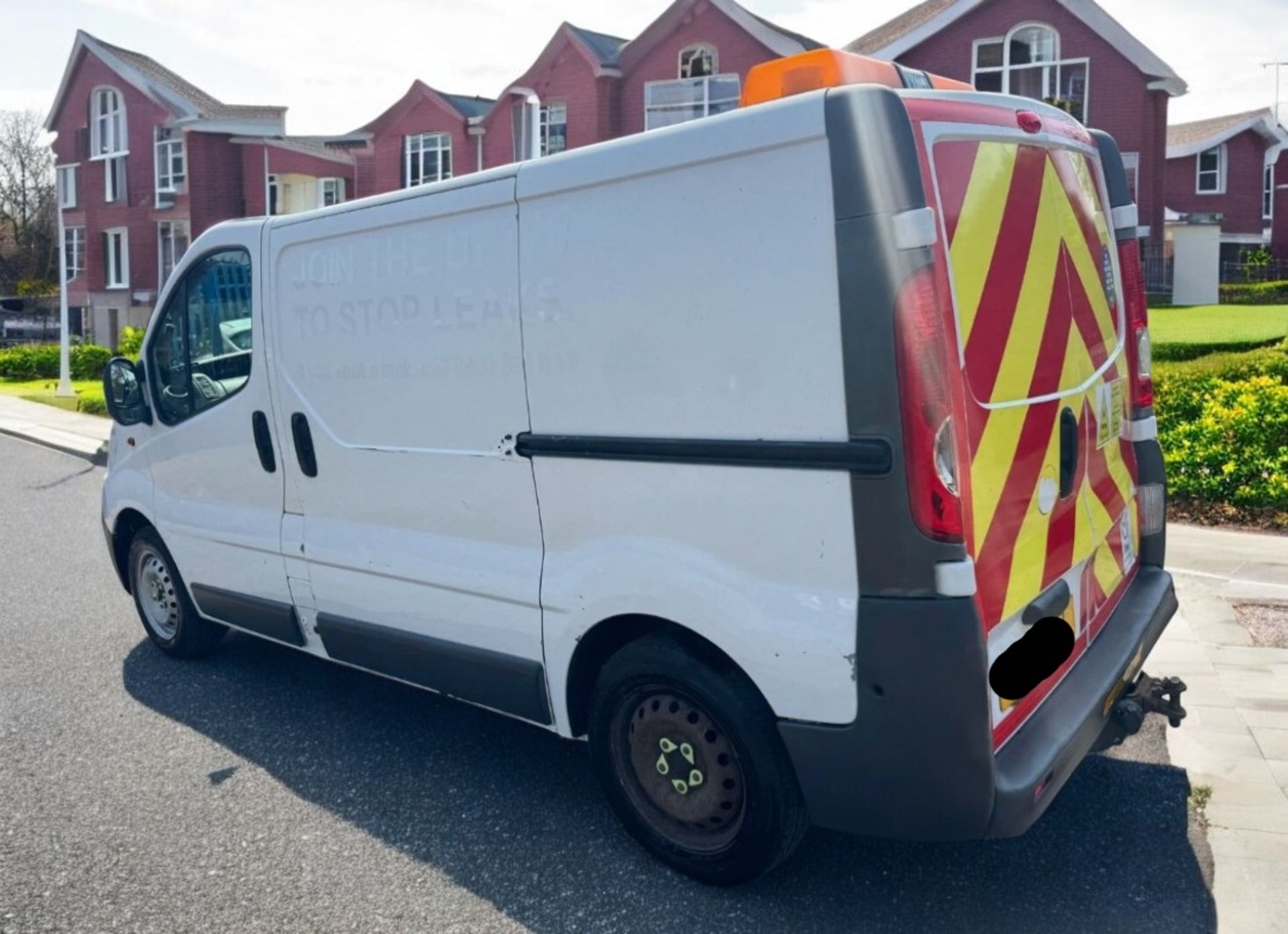 2011 VAUXHALL VIVARO SWB CDTI 90PS PANEL VAN - DIESEL – MANUAL – WHITE - Image 4 of 21