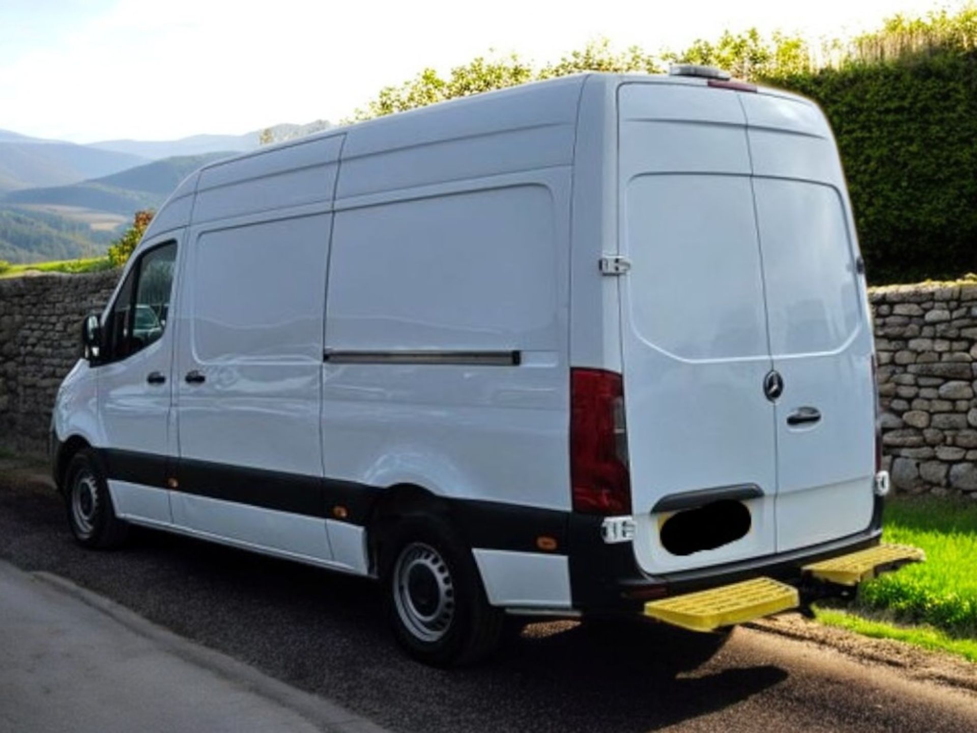 **(ONLY 69K MILEAGE)** 2021 MERCEDES-BENZ SPRINTER 315CDI PROGRESSIVE RWD L2H2 PANEL VAN - Image 3 of 10