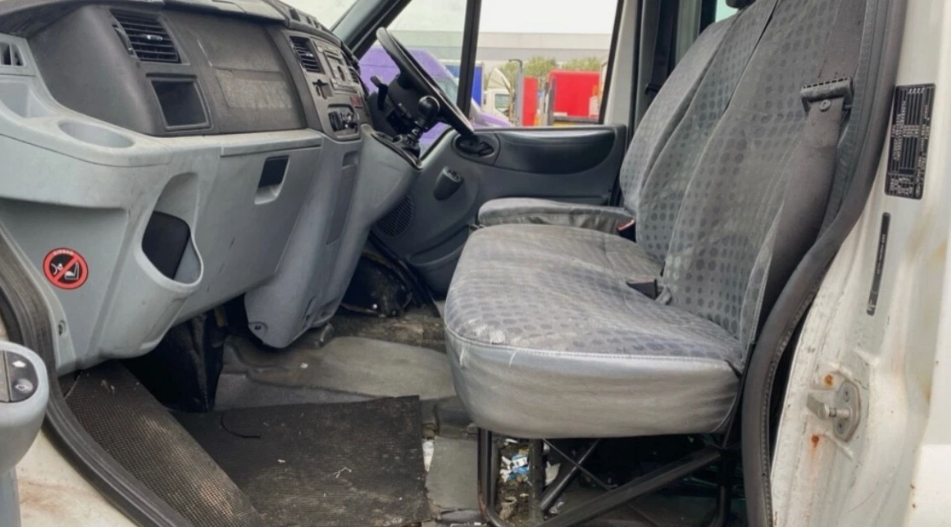 2012 FORD TRANSIT MEDIUM ROOF 17 SEATER TDCI 135PS - Image 7 of 9