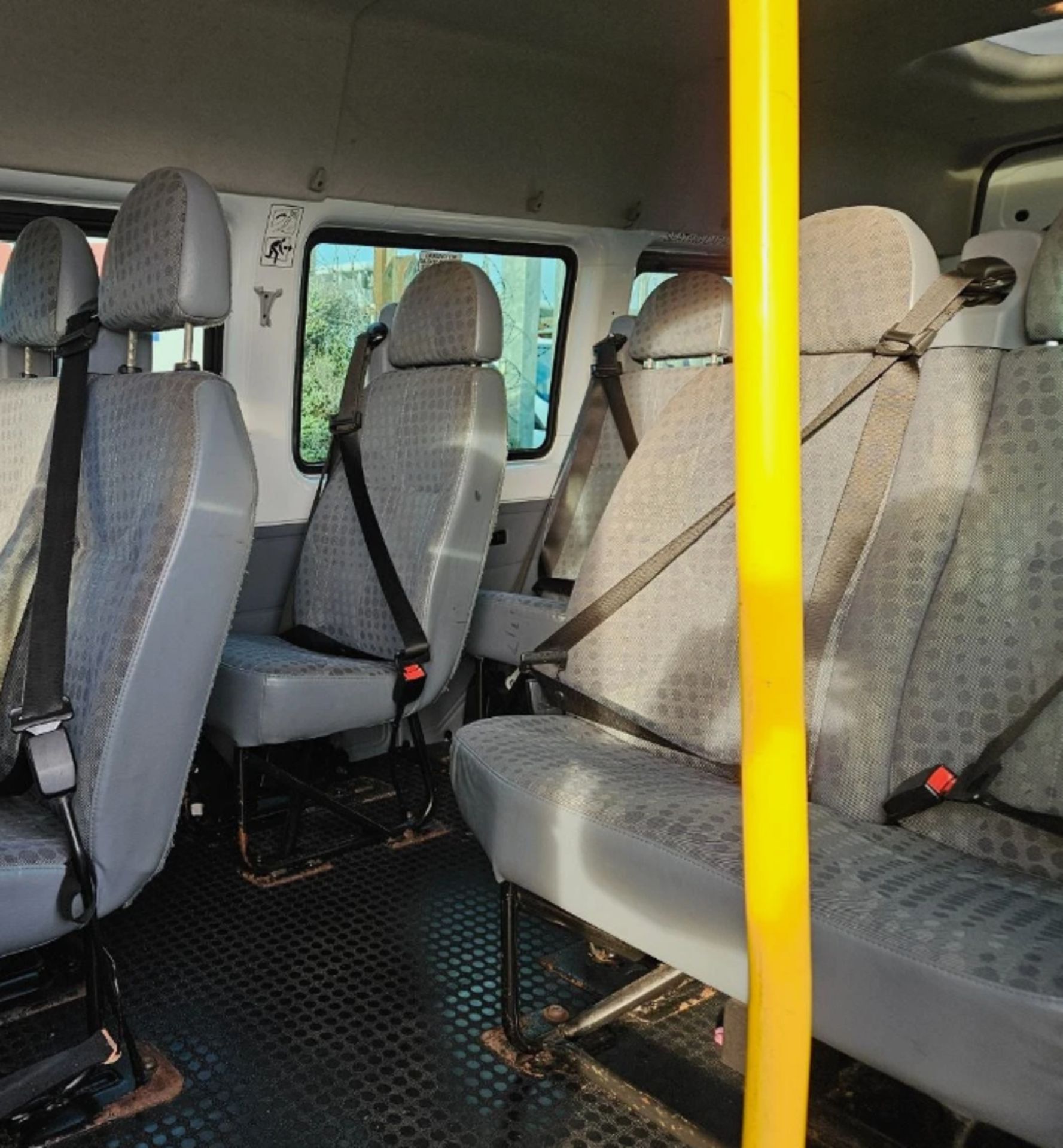 **(ONLY 71K MILEAGE)** 2013 FORD TRANSIT 2.2 TDCI 135 T430 RWD 17-SEATER MINIBUS - Image 9 of 13