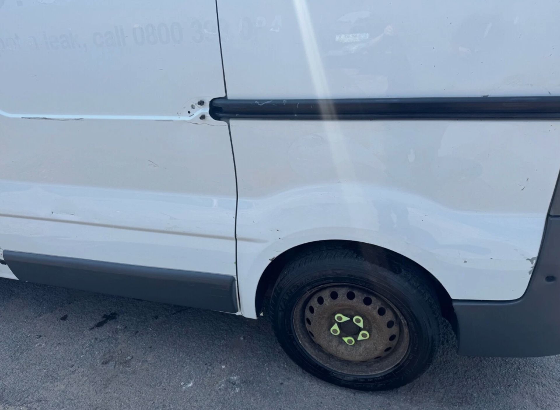 2011 VAUXHALL VIVARO SWB CDTI 90PS PANEL VAN - DIESEL – MANUAL – WHITE - Image 8 of 21