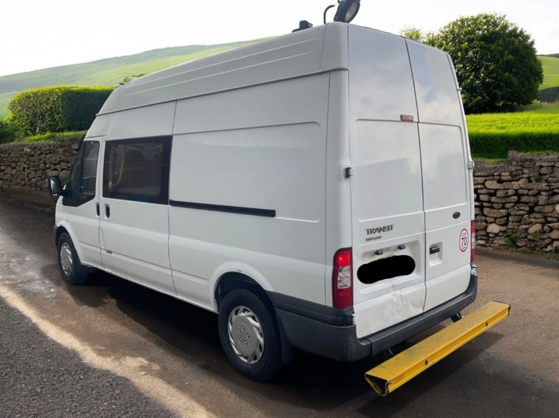 **(ONLY 118K MILEAGE)** 2013 FORD TRANSIT 100 T350 RWD – WELFARE / PANEL VAN>>--NO VAT ON HAMMER--<< - Image 3 of 15