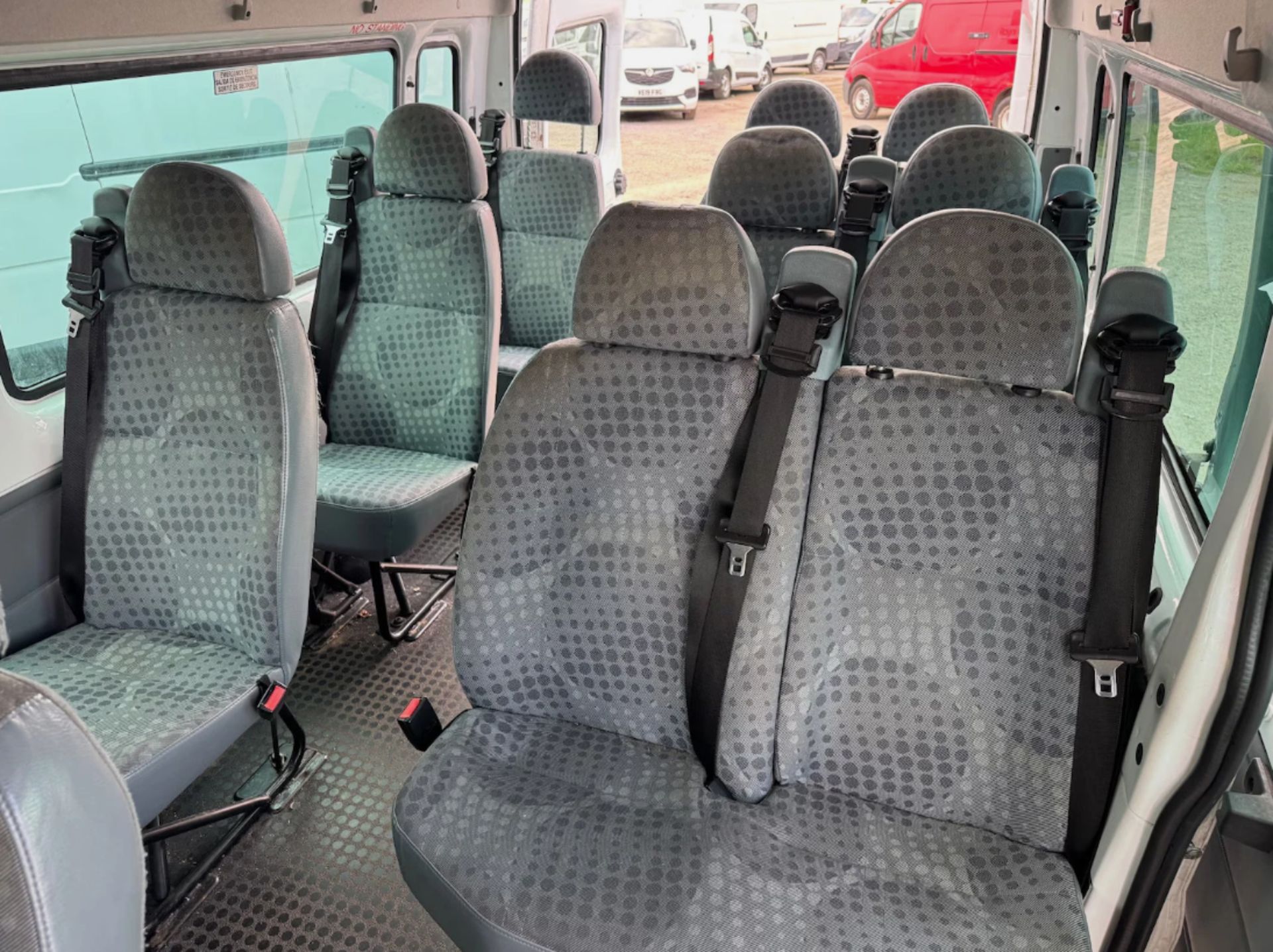 **(ONLY 99K MILEAGE)** 2012 / 62 FORD TRANSIT T350 LWB 14 SEATER MINIBUS - Image 19 of 21