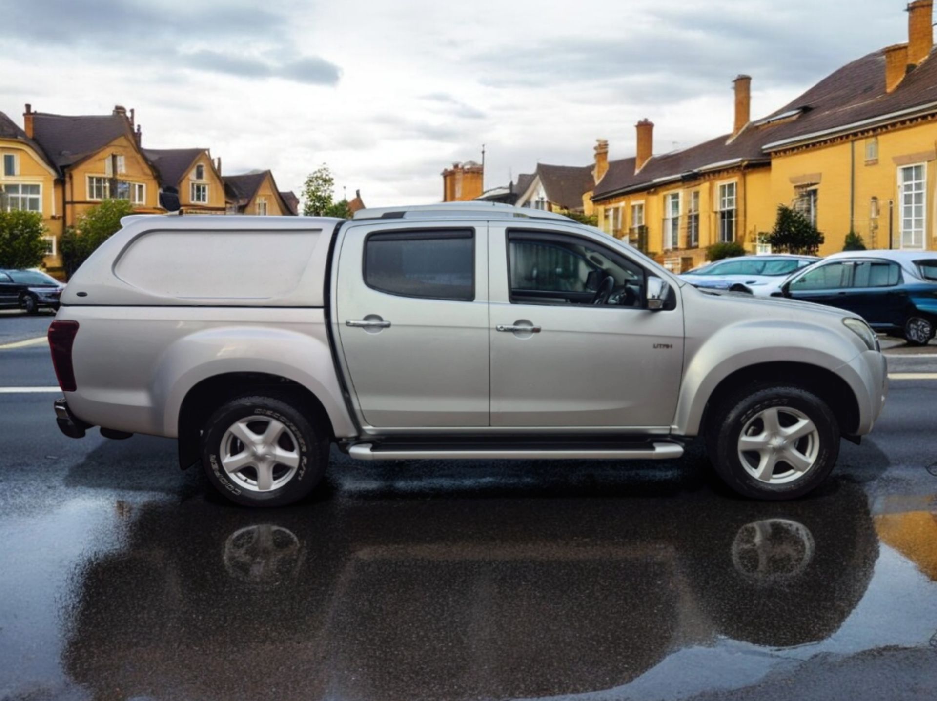 2015 ISUZU RODEO D-MAX UTAH VISION 2.5 TWIN TURBO DIESEL 6-SPEED MANUAL >>--NO VAT ON HAMMER--<< - Image 3 of 25