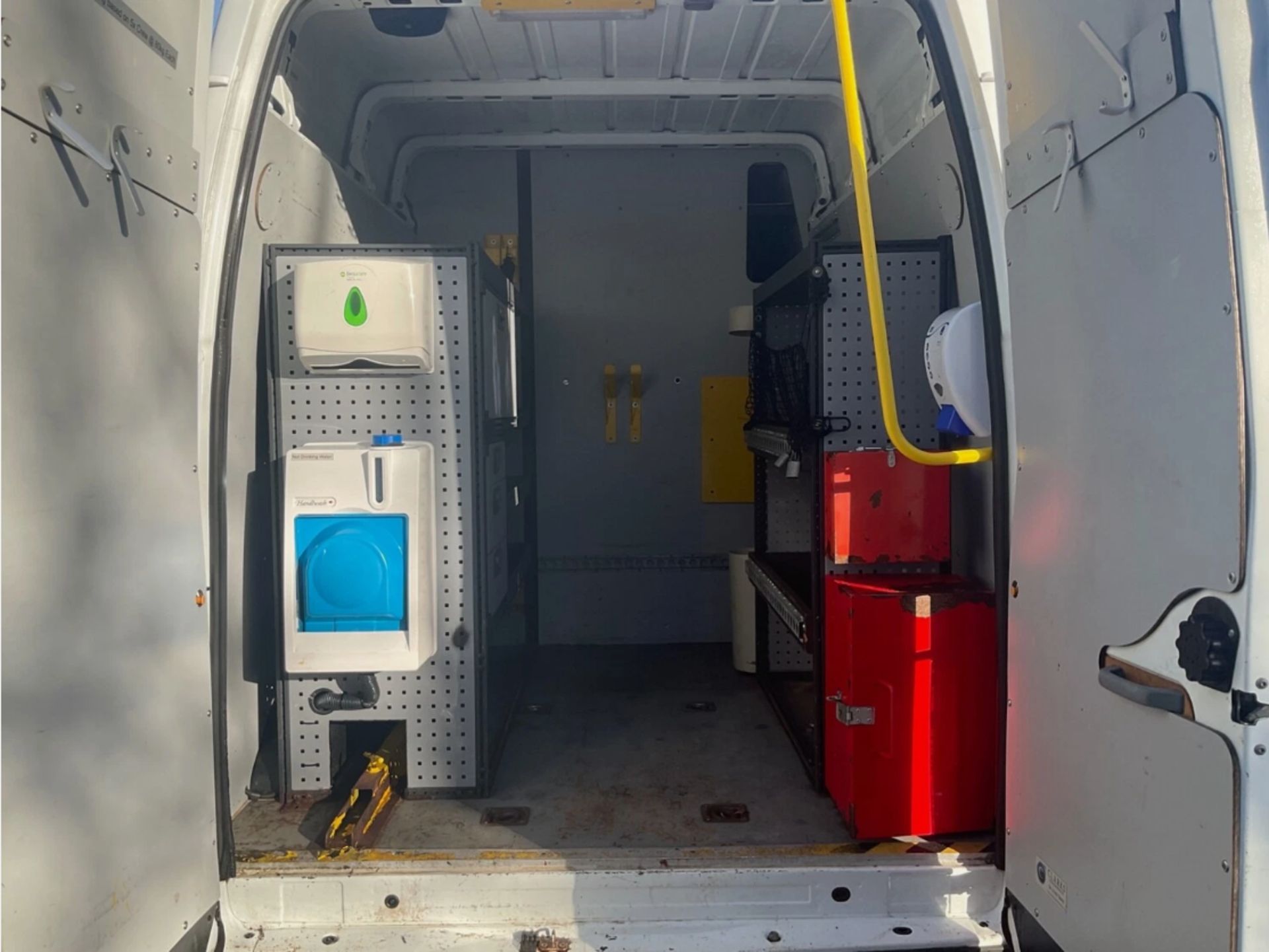 **(ONLY 118K MILEAGE)** 2013 FORD TRANSIT 100 T350 RWD – WELFARE / PANEL VAN>>--NO VAT ON HAMMER--<< - Image 12 of 15