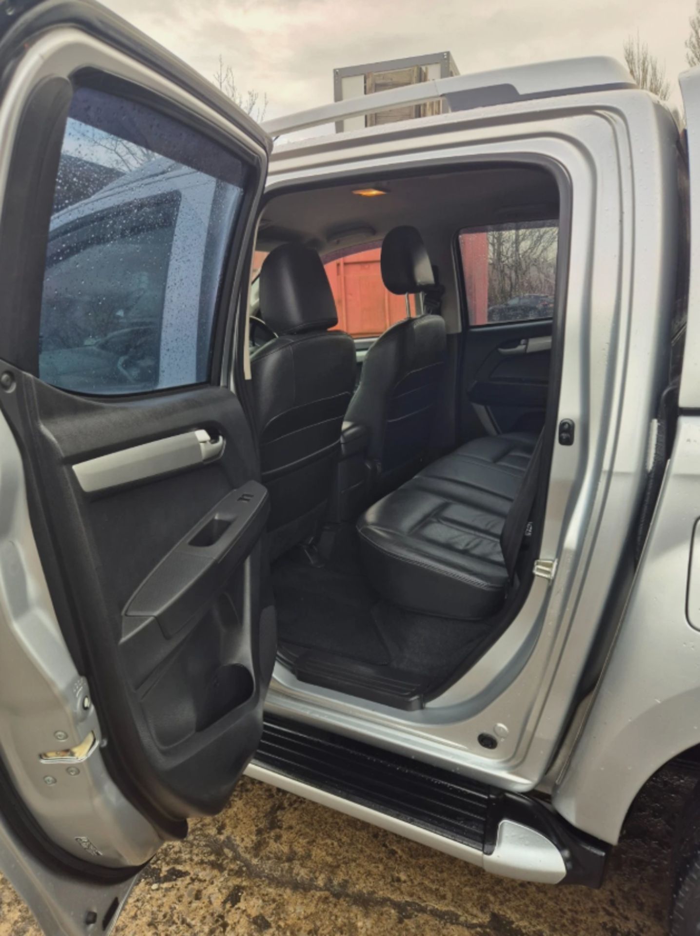 2015 ISUZU RODEO D-MAX UTAH VISION 2.5 TWIN TURBO DIESEL 6-SPEED MANUAL >>--NO VAT ON HAMMER--<< - Image 20 of 25