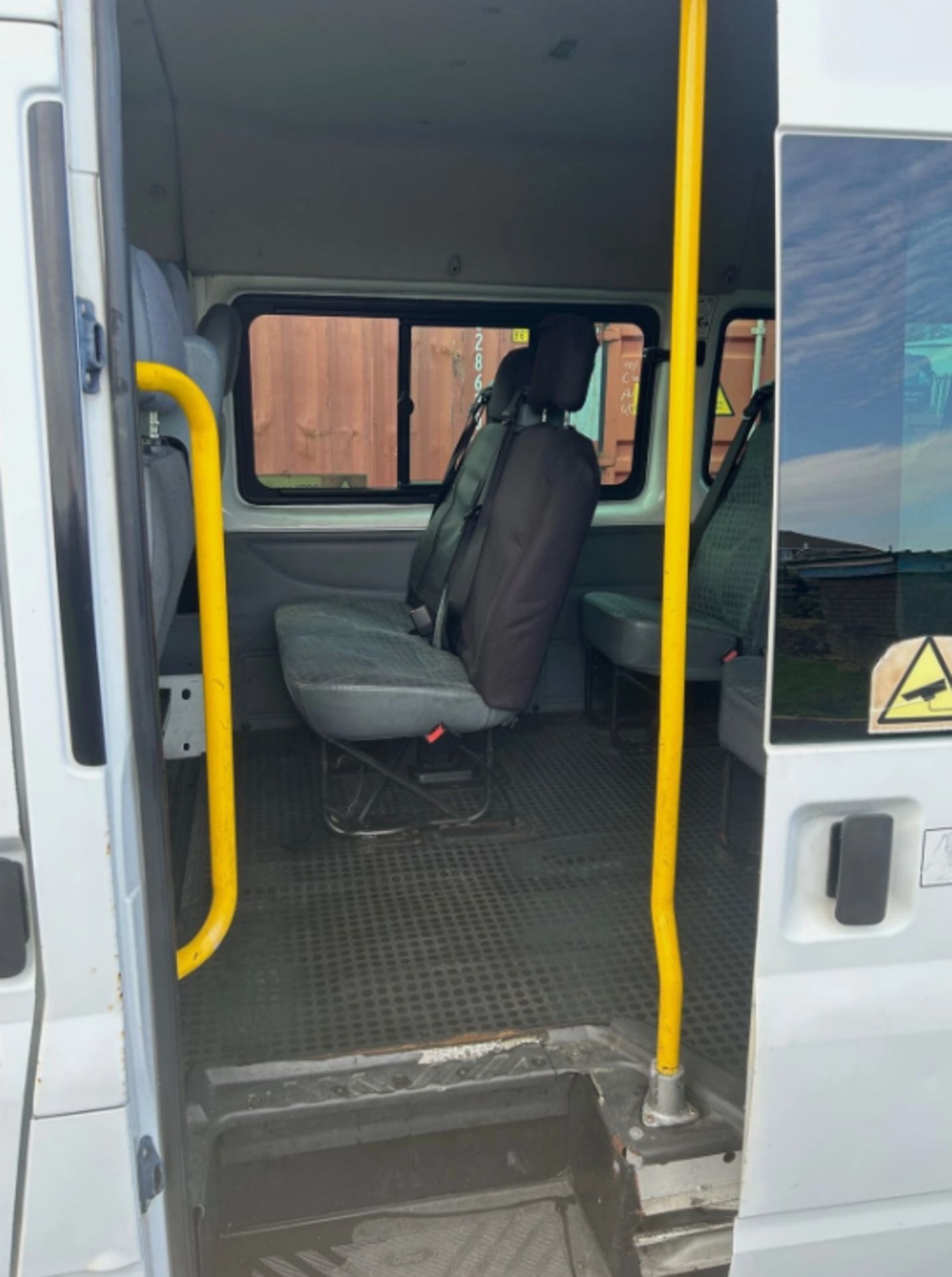2012 FORD TRANSIT MEDIUM ROOF 17 SEATER TDCI 135PS - Image 5 of 9
