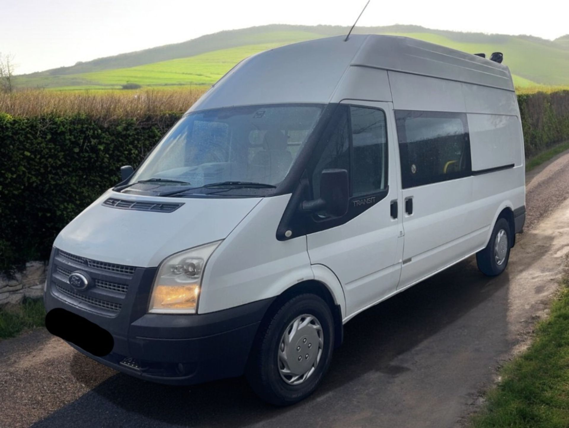 **(ONLY 118K MILEAGE)** 2013 FORD TRANSIT 100 T350 RWD – WELFARE / PANEL VAN>>--NO VAT ON HAMMER--<< - Image 2 of 15