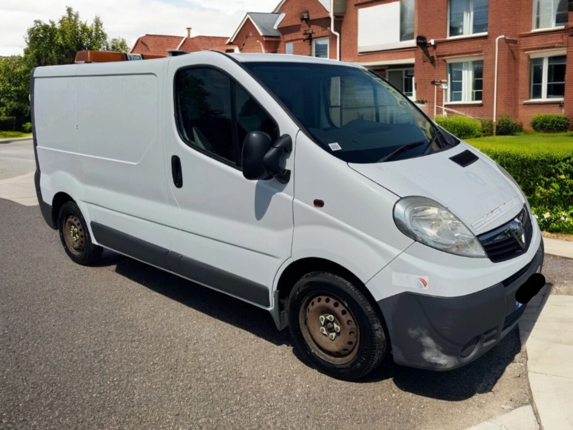 2011 VAUXHALL VIVARO SWB CDTI 90PS PANEL VAN - DIESEL – MANUAL – WHITE - Image 3 of 21