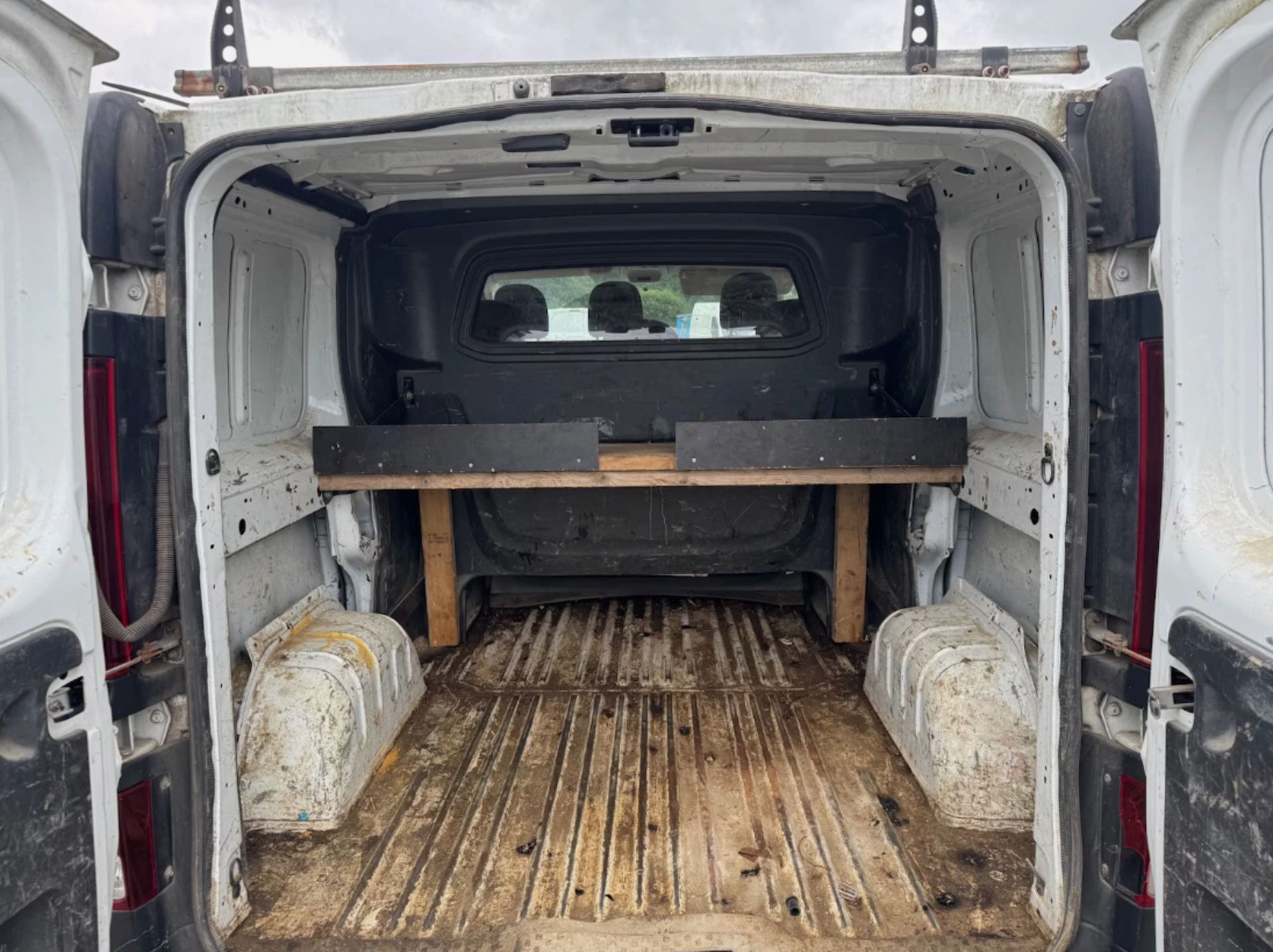 2017 VAUXHALL VIVARO SWB 6 SEATER FACTORY DOUBLE CAB - Image 8 of 15