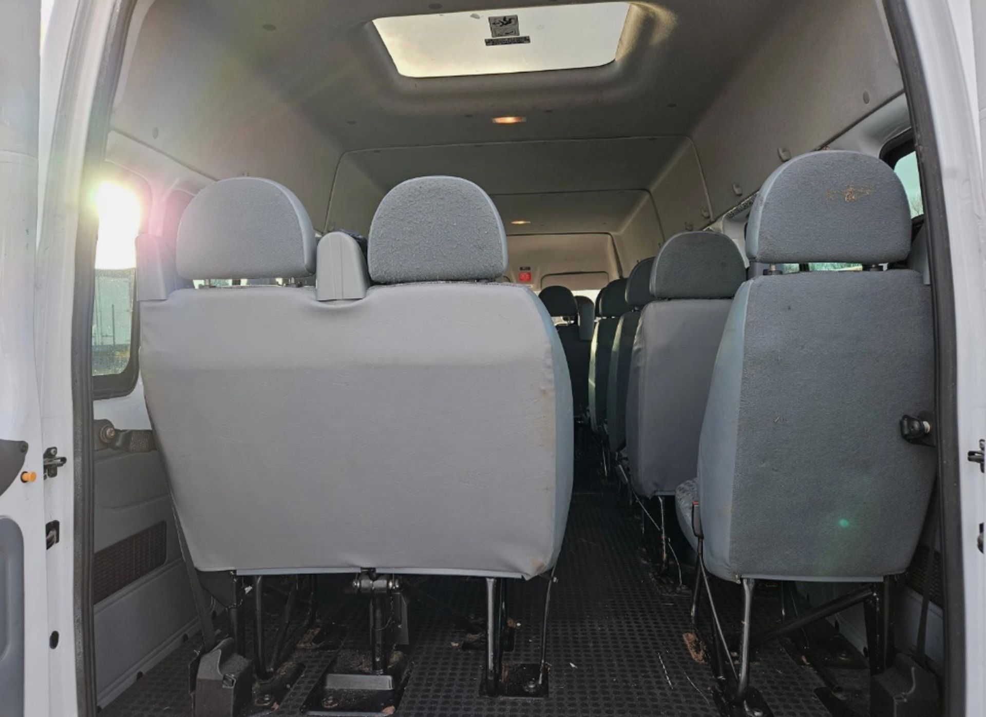 **(ONLY 71K MILEAGE)** 2013 FORD TRANSIT 2.2 TDCI 135 T430 RWD 17-SEATER MINIBUS - Image 10 of 13