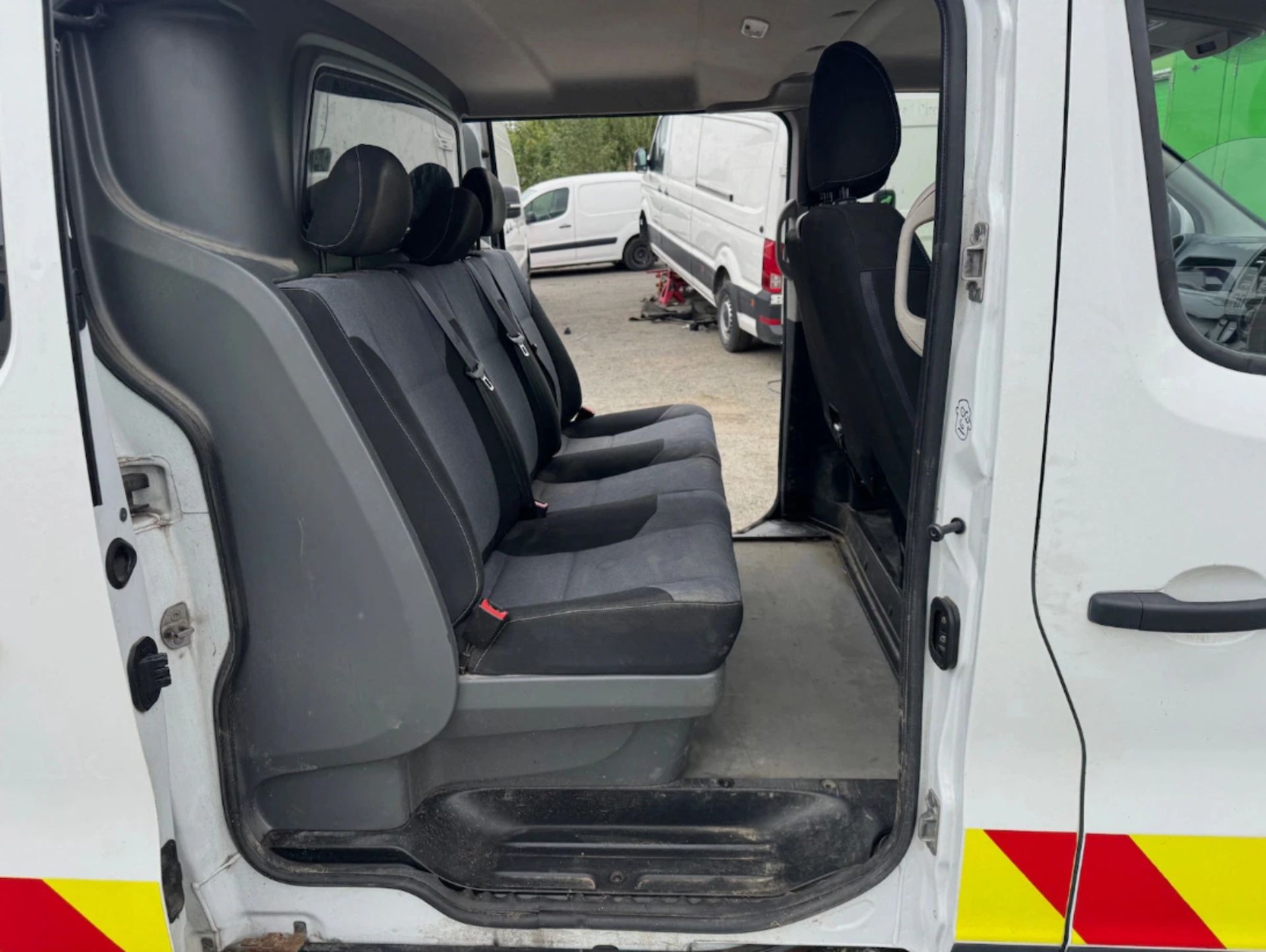 2017 VAUXHALL VIVARO SWB 6 SEATER FACTORY DOUBLE CAB - Image 7 of 15