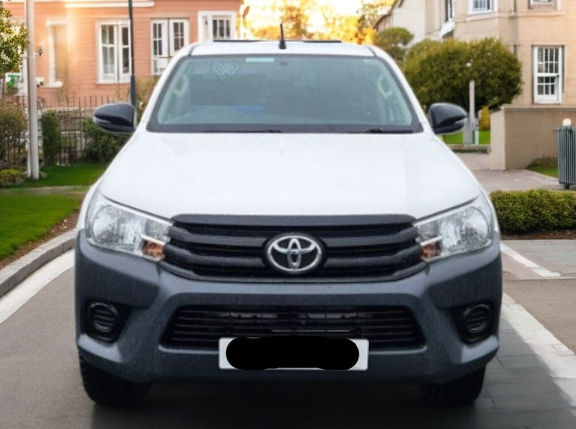 **(ONLY 104K MILEAGE)** 2019 TOYOTA HILUX ACTIVE D-4D 4WD DOUBLE CAB - Image 3 of 13