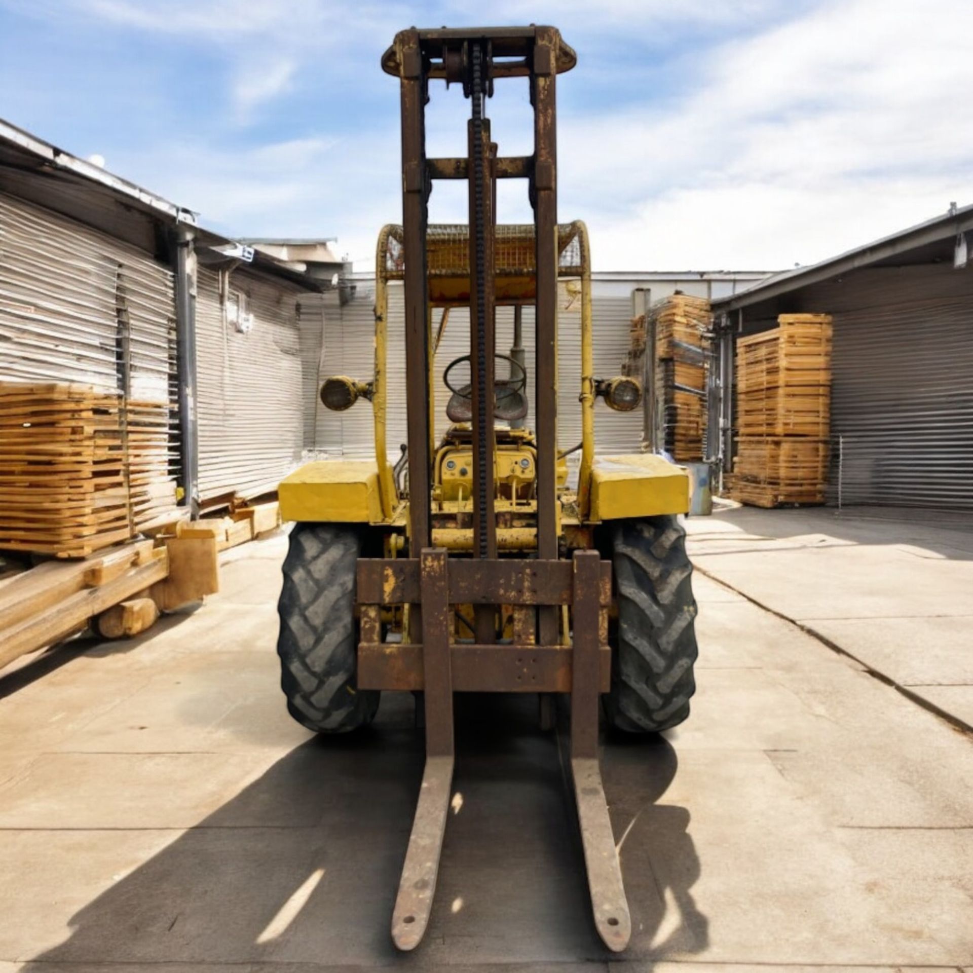 ROUGH TERRAIN FORKLIFT - Image 7 of 9