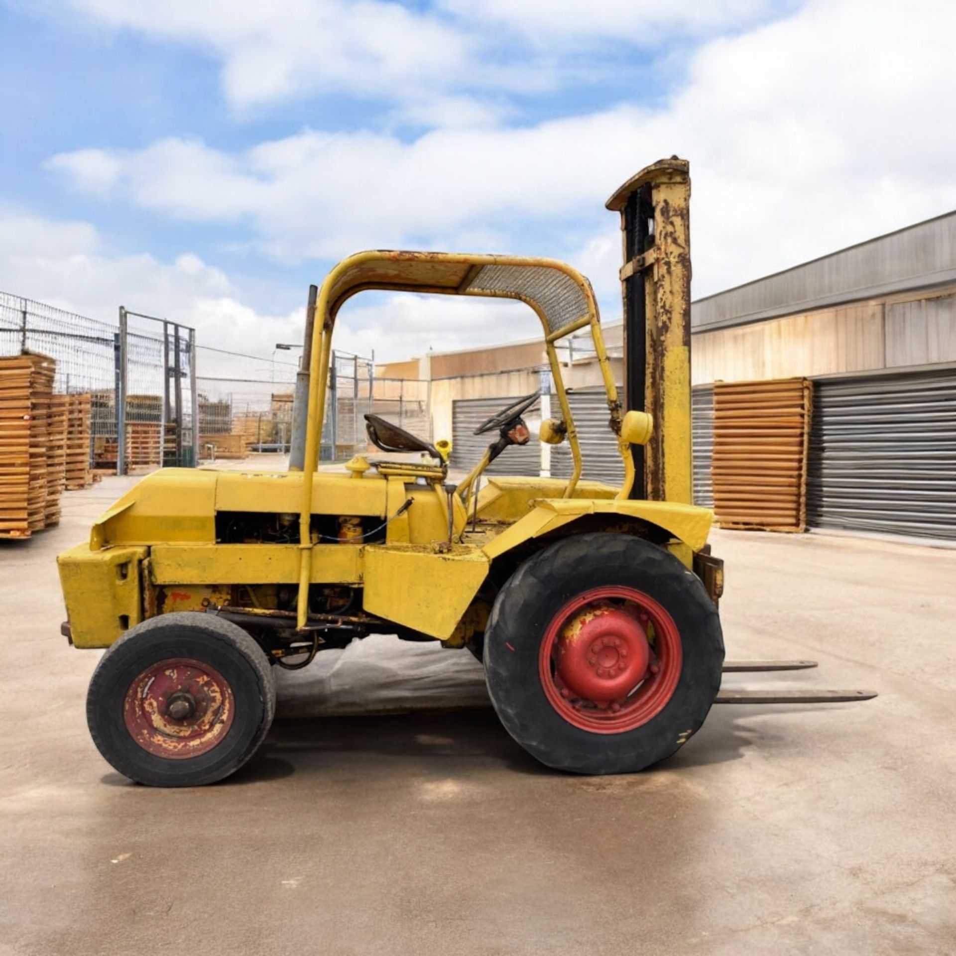 ROUGH TERRAIN FORKLIFT - Image 9 of 9