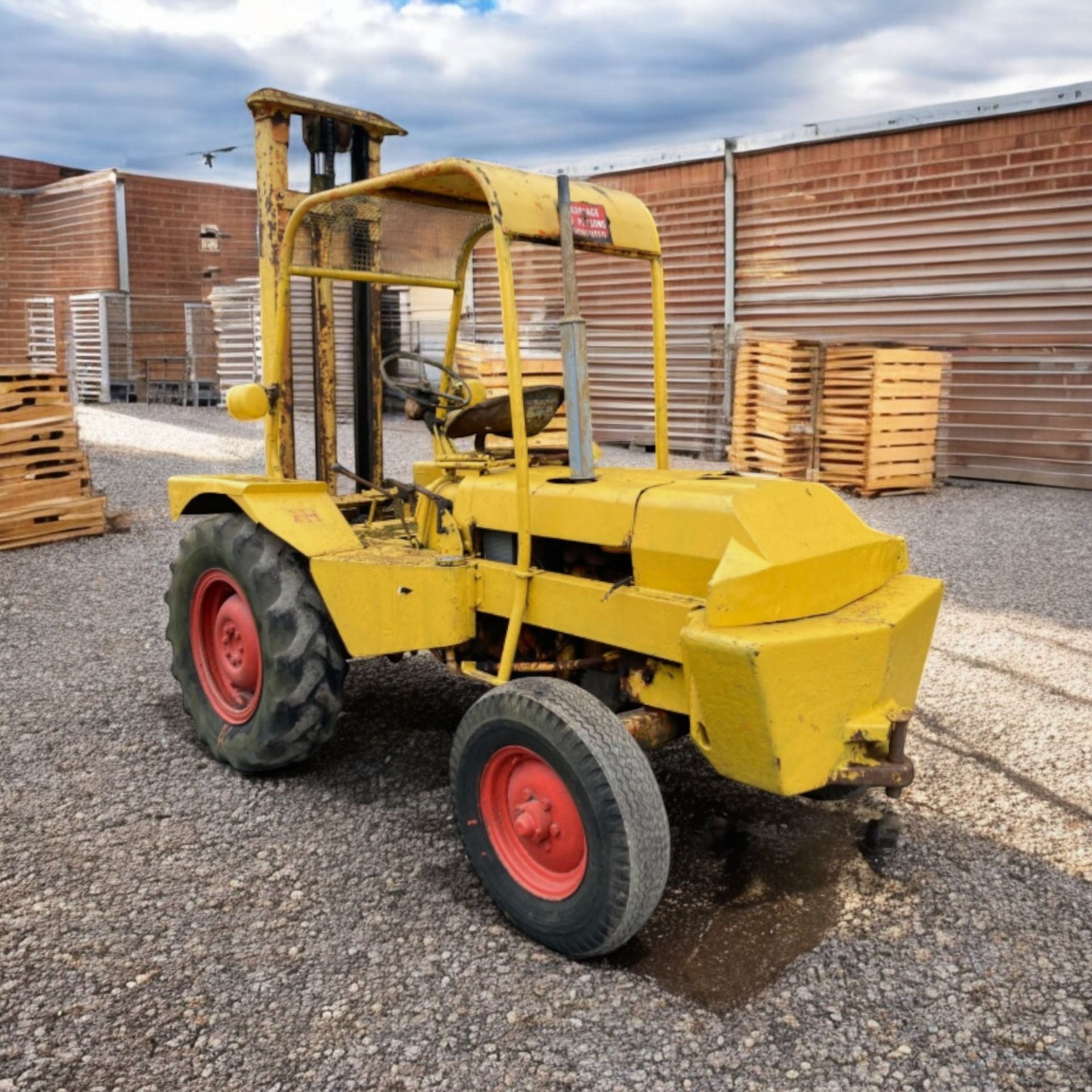 ROUGH TERRAIN FORKLIFT - Image 6 of 9