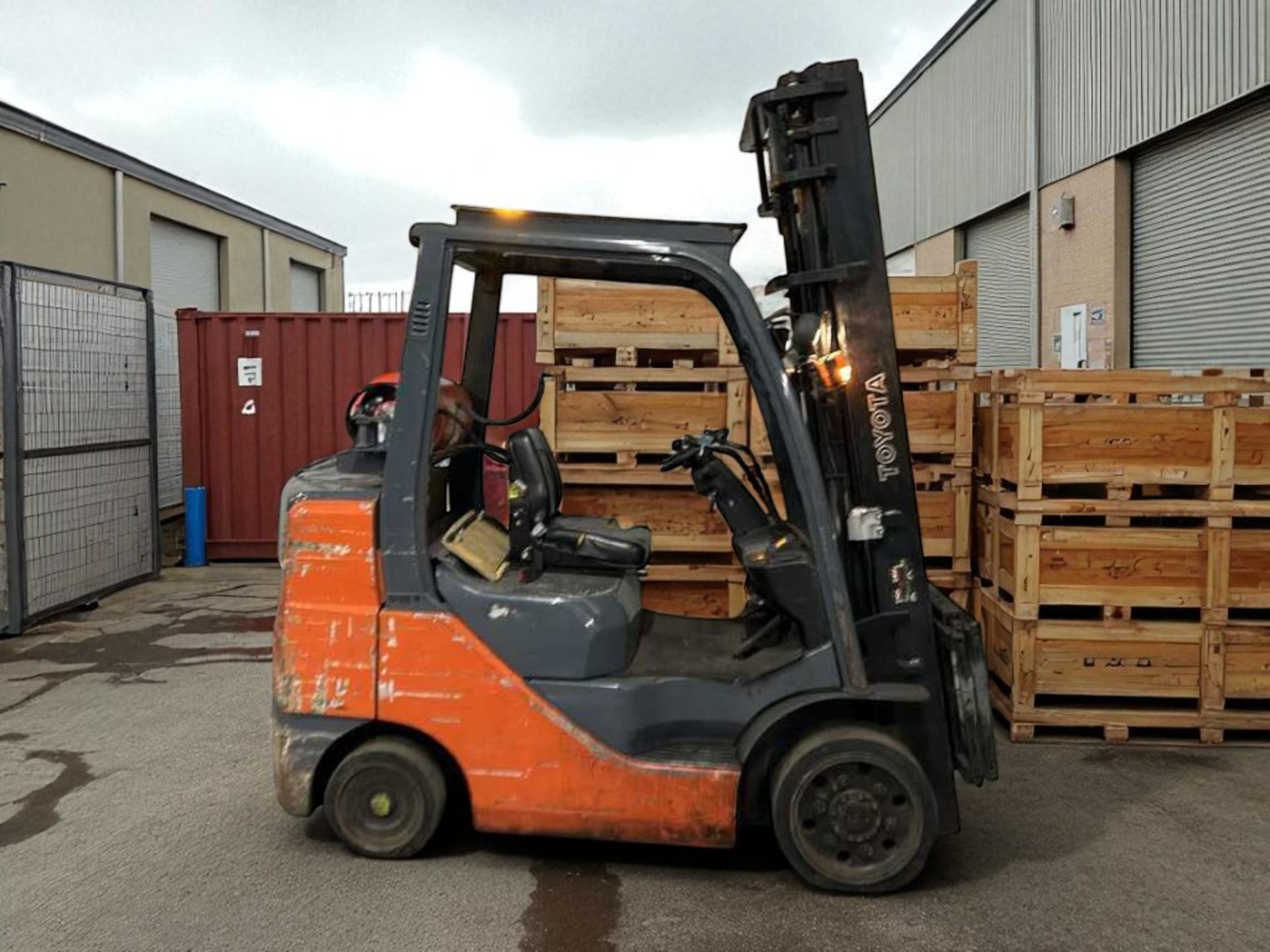 TOYOTA 8FGCU30 LPG FORKLIFT - Image 5 of 6