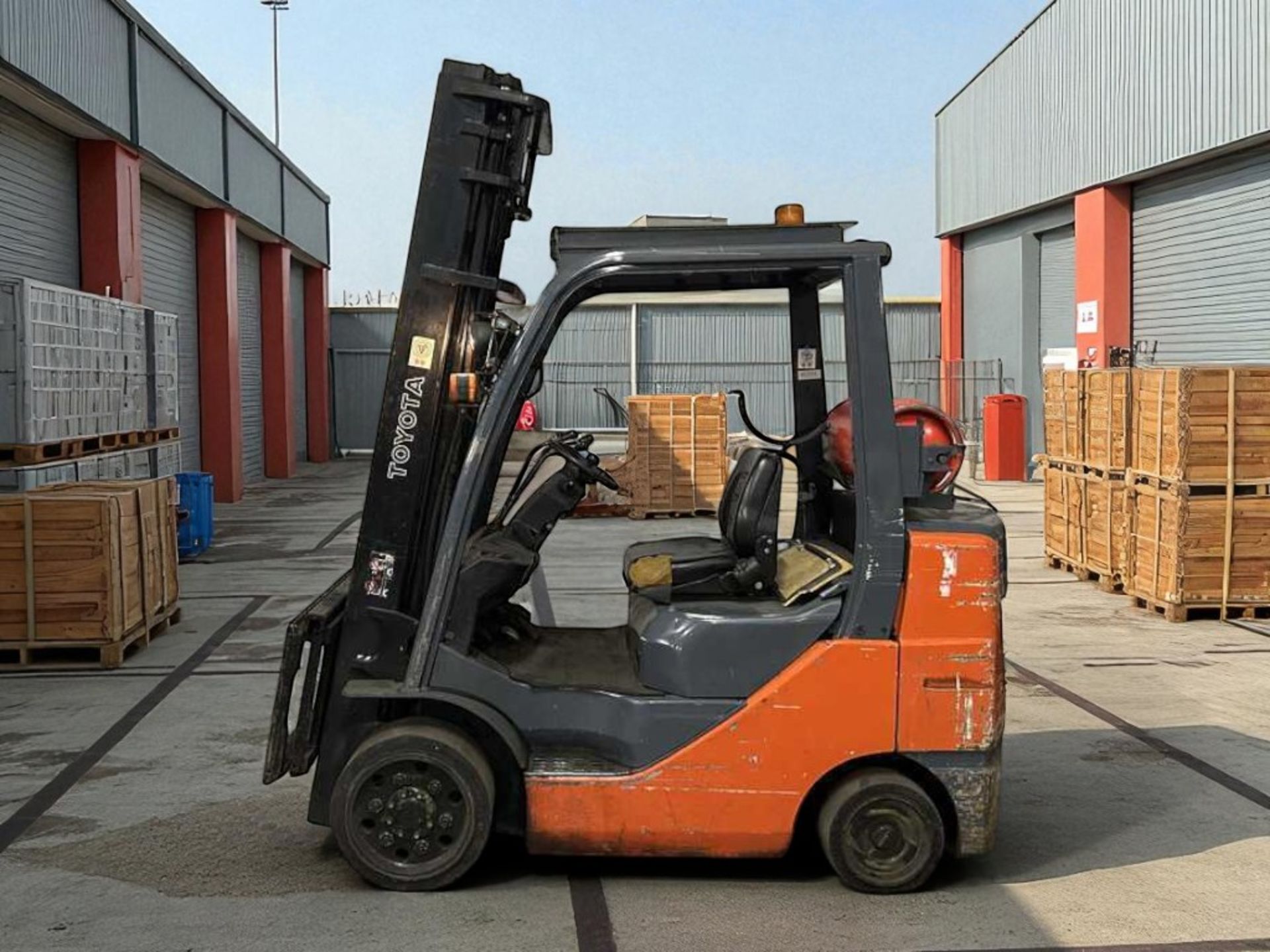TOYOTA 8FGCU30 LPG FORKLIFT