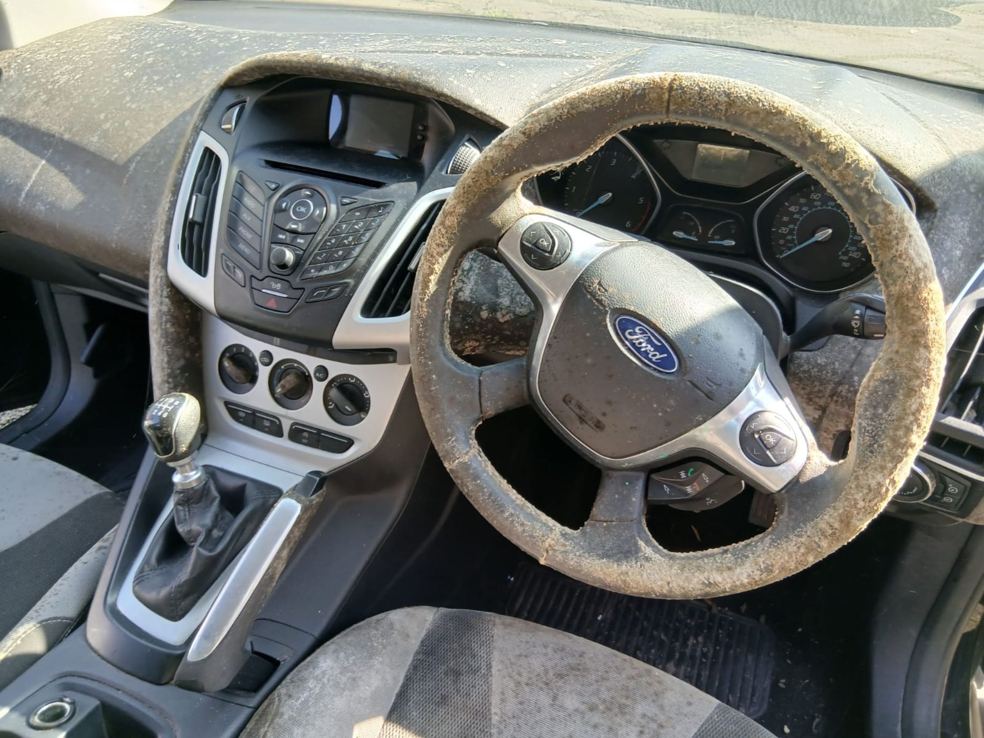 2011 FORD FOCUS ZETEC TDCI 1.6 DIESEL MANUAL – BLACK – 5 DOOR >>--NO VAT ON HAMMER--<< - Image 11 of 12