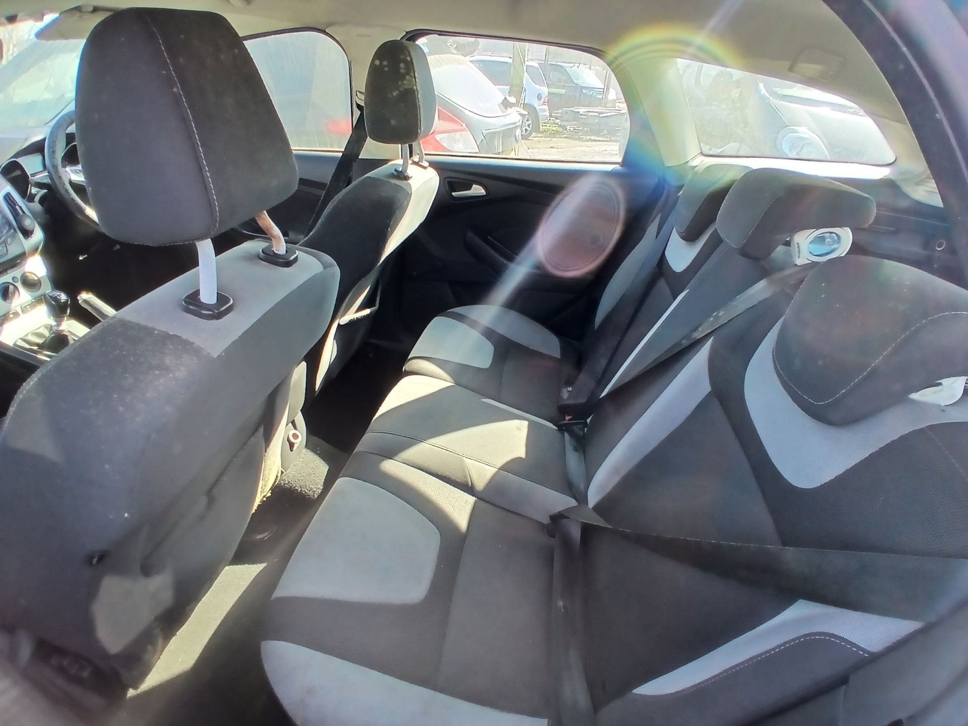 2014 FORD FOCUS ZETEC NAVIGATOR TDCI 1.6 DIESEL MANUAL – BLACK >>--NO VAT ON HAMMER--<< - Image 10 of 11