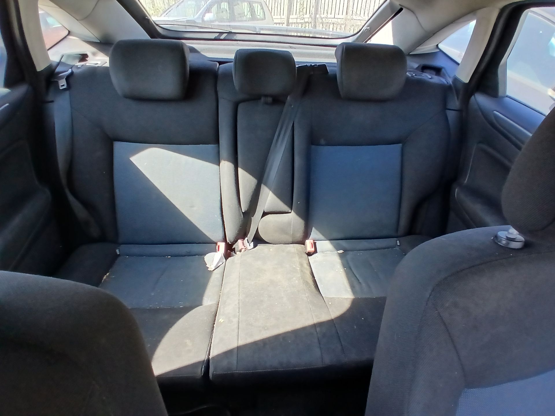 2014 FORD MONDEO GRAPHITE TDCI – 1.6 DIESEL MANUAL – BLACK HATCHBACK >>--NO VAT ON HAMMER--<< - Image 8 of 10