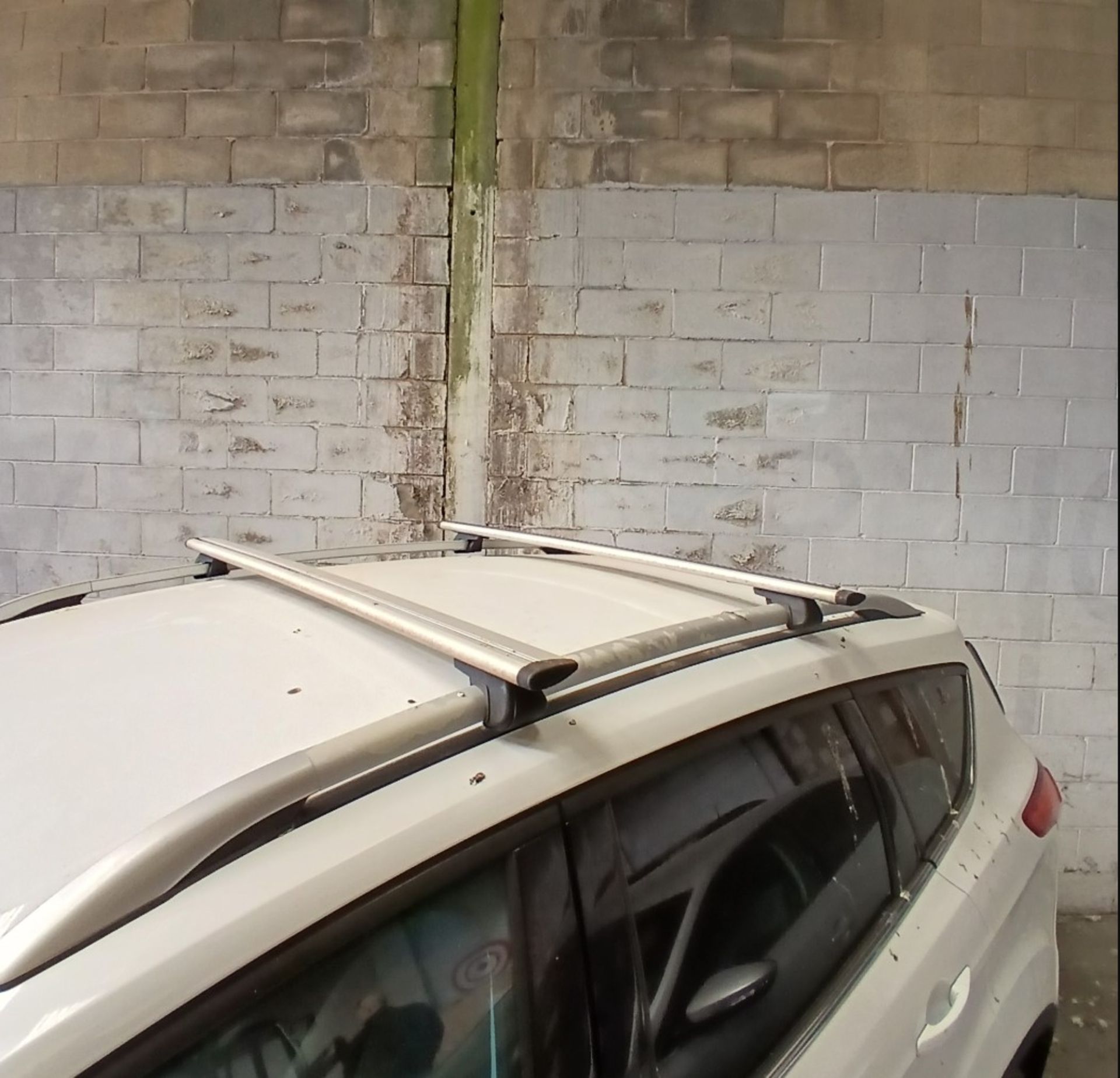 2015 FORD KUGA ZETEC TDCI – 2.0 DIESEL – MANUAL – WHITE – SUV - NO VAT ON HAMMER - Image 11 of 12