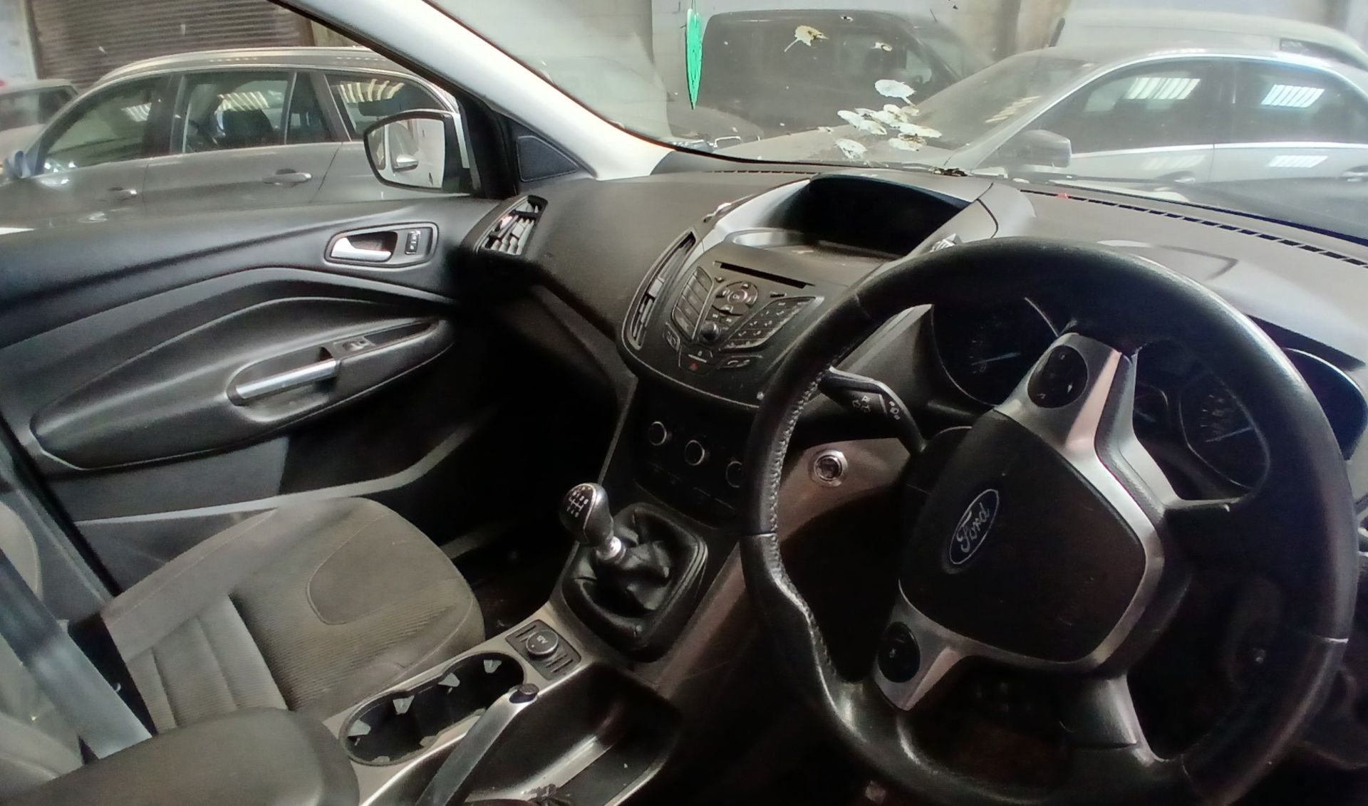 2015 FORD KUGA ZETEC TDCI – 2.0 DIESEL – MANUAL – WHITE – SUV - NO VAT ON HAMMER - Image 7 of 12