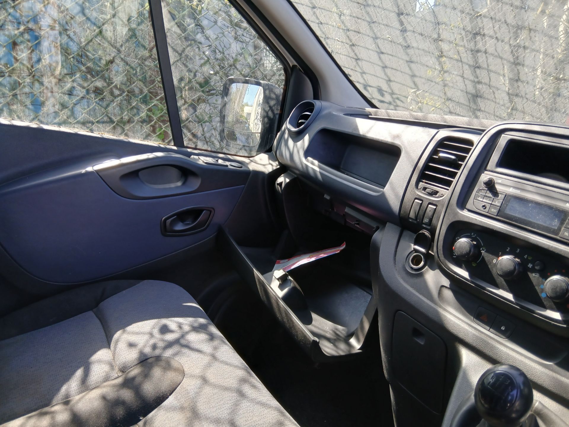 2014 VAUXHALL VIVARO 2900 CDTI PANEL VAN – 1.6 DIESEL >>--NO VAT ON HAMMER--<< - Image 7 of 8