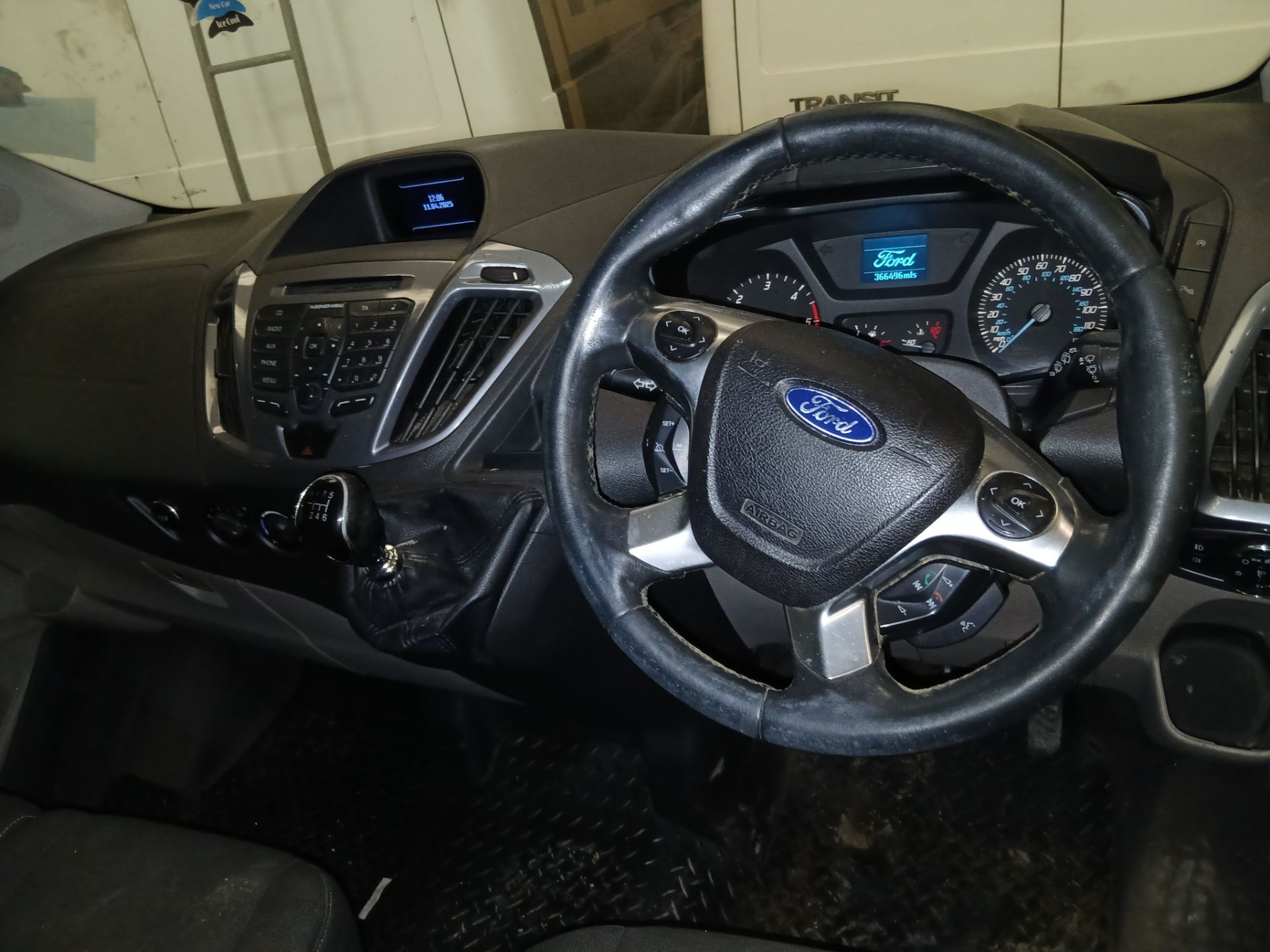 2014 FORD TOURNEO CUSTOM 300 LTD E-TECH – VAN DERIVED CAR – 2198CC DIESEL >>--NO VAT ON HAMMER--<< - Image 3 of 9