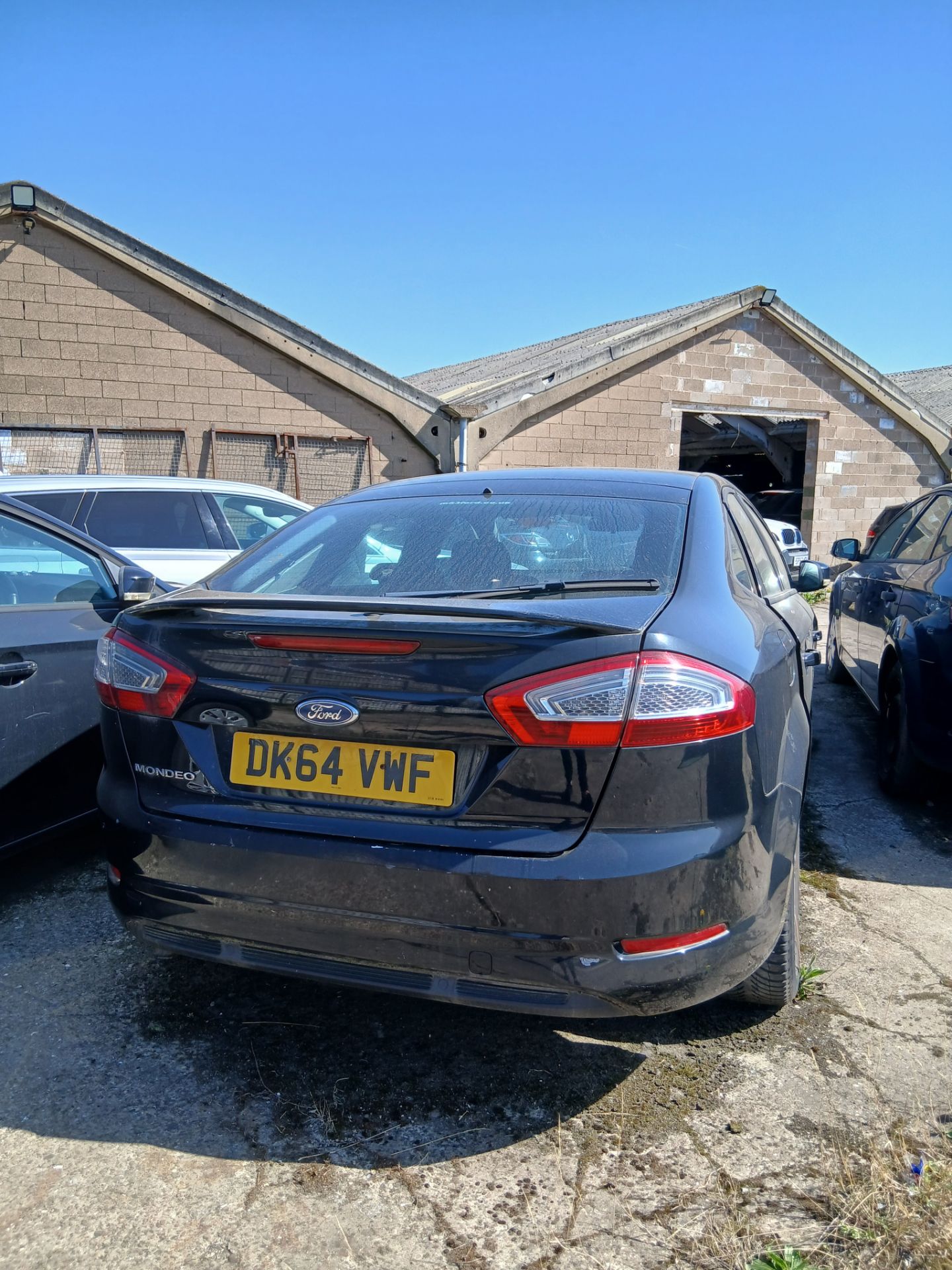 2014 FORD MONDEO GRAPHITE TDCI – 1.6 DIESEL MANUAL – BLACK HATCHBACK >>--NO VAT ON HAMMER--<< - Image 3 of 10