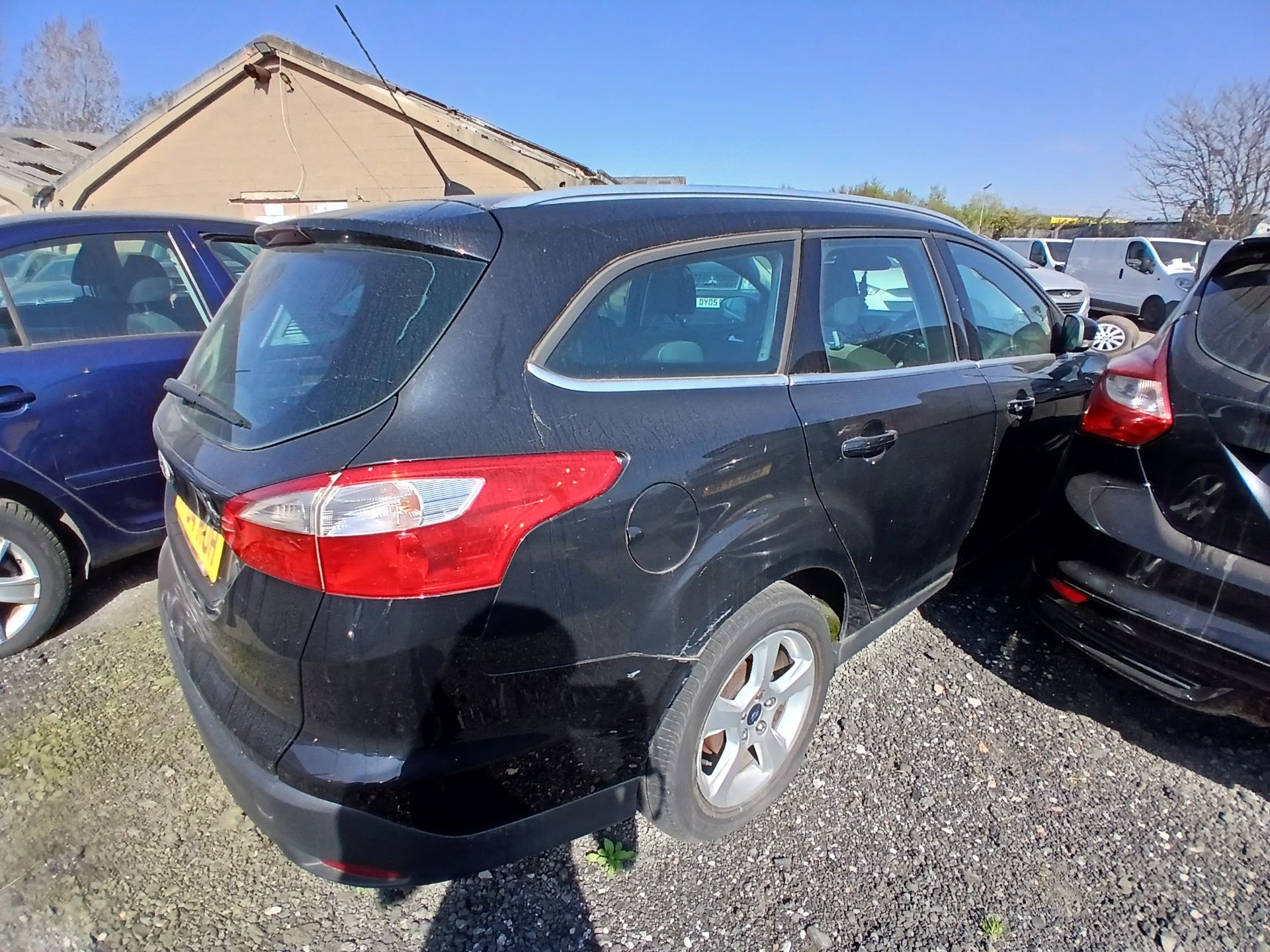 2014 FORD FOCUS ZETEC NAVIGATOR TDCI 1.6 DIESEL MANUAL – BLACK >>--NO VAT ON HAMMER--<< - Image 4 of 11