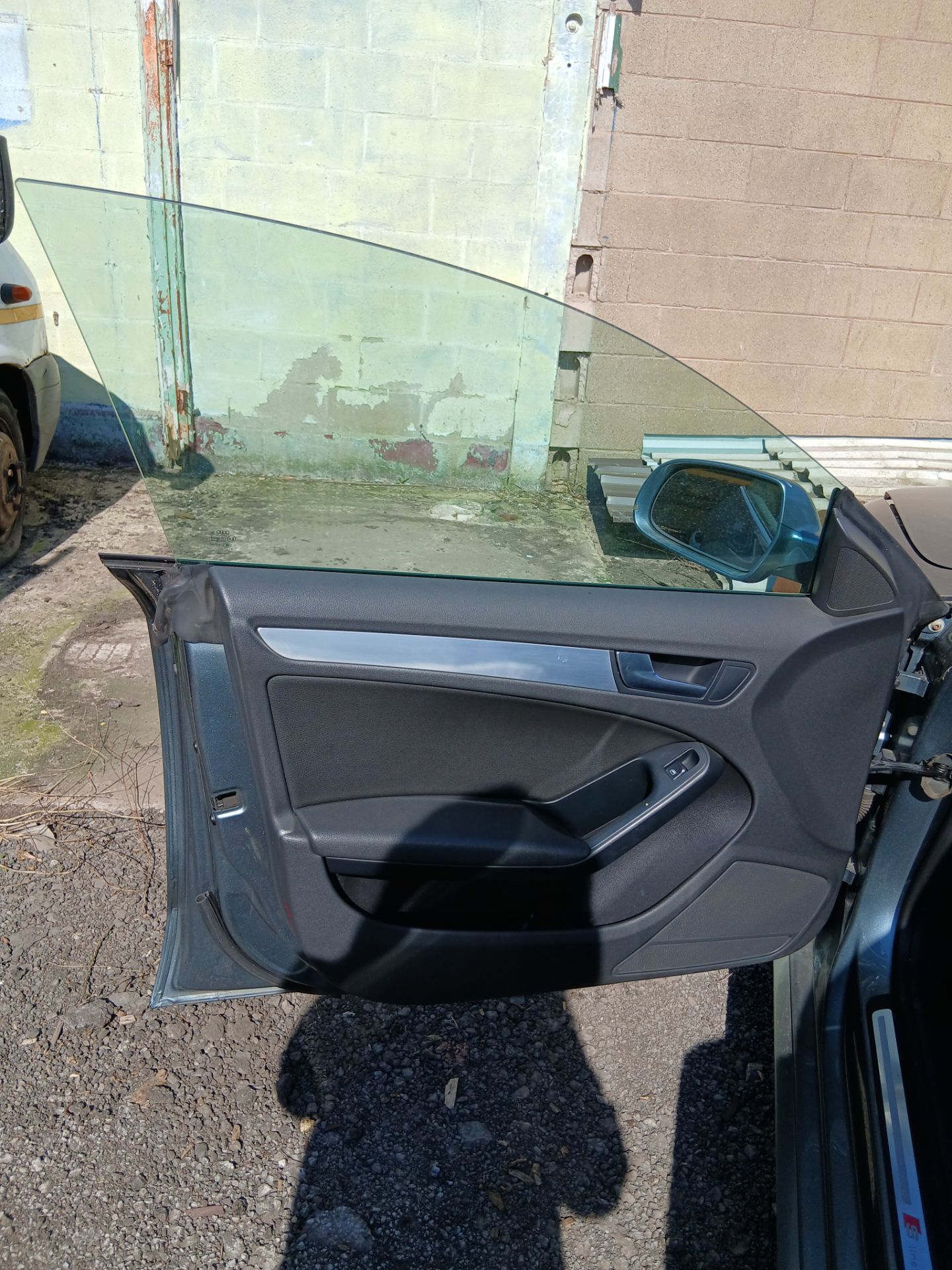 2009 AUDI A5 S LINE TDI COUPE - 2L - MANUAL - DIESEL - 1 PREVIOUS KEEPER - NO VAT ON HAMMER - Image 13 of 14