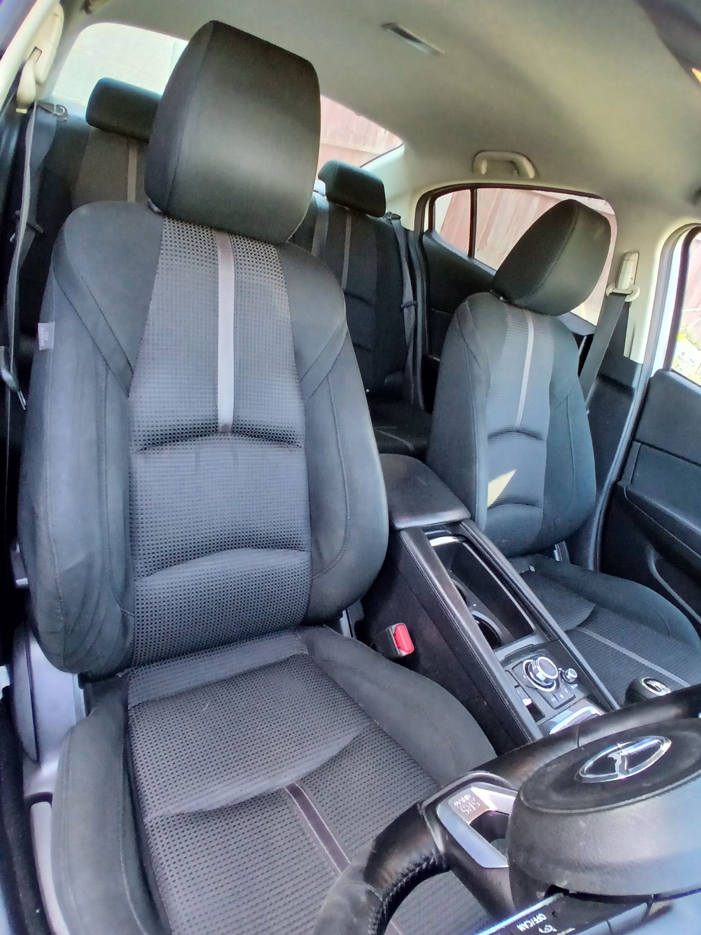 2017 MAZDA 3 SE-L NAV SALOON - MANUAL - PETROL - 1998CC >>--NO VAT ON HAMMER--<< - Image 4 of 8