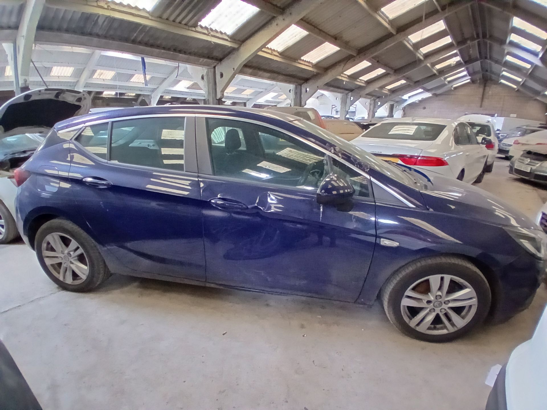 2017 VAUXHALL ASTRA TECH LINE CDTI ECOFLEX S/S – 1.6 DIESEL >>--NO VAT ON HAMMER--<< - Image 3 of 13