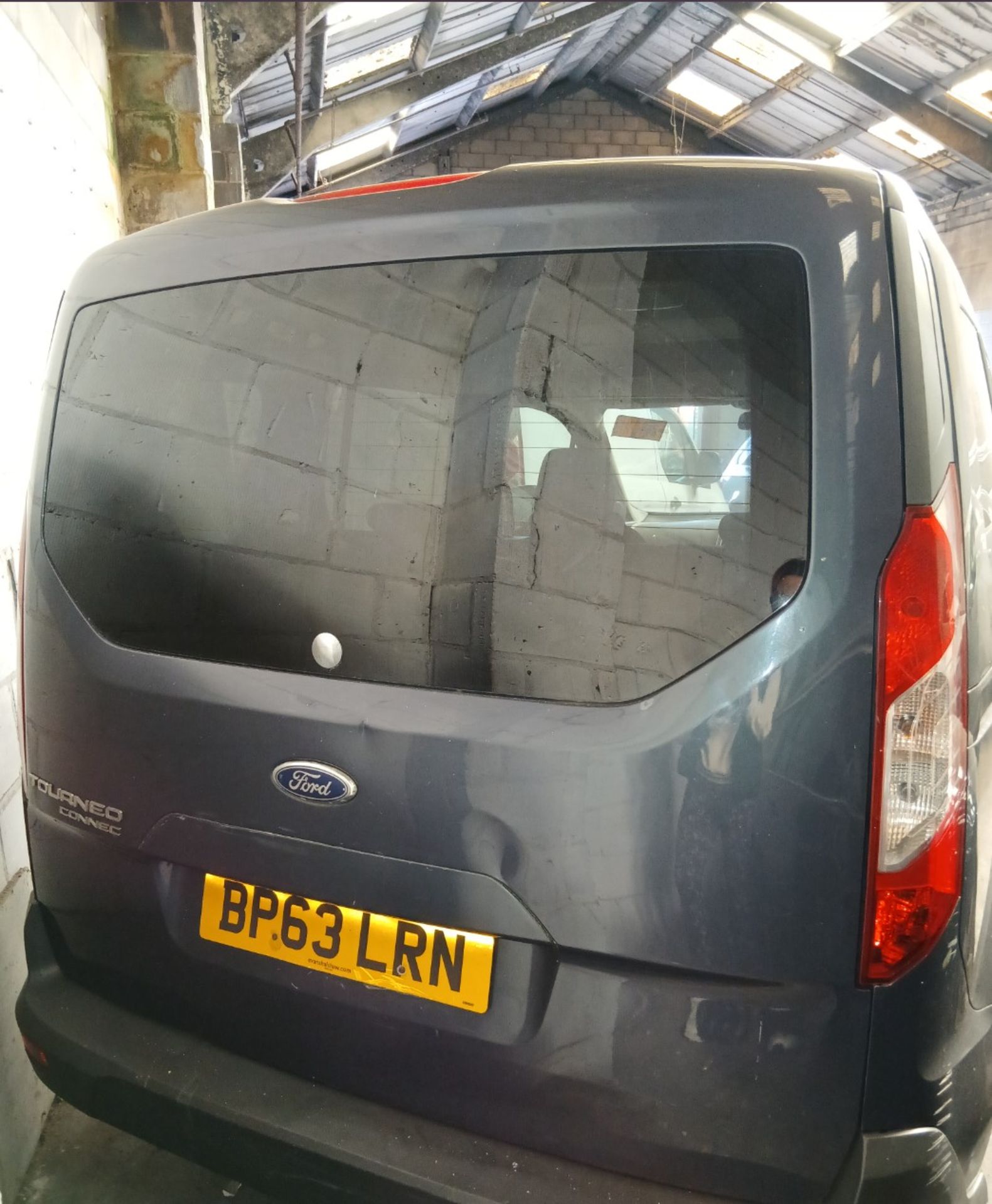 2014 FORD TOURNEO CONNECT ZETEC TDCI – 1.6 DIESEL – MANUAL – GREY – 5 SEATER - NO VAT ON HAMMER - Image 5 of 12