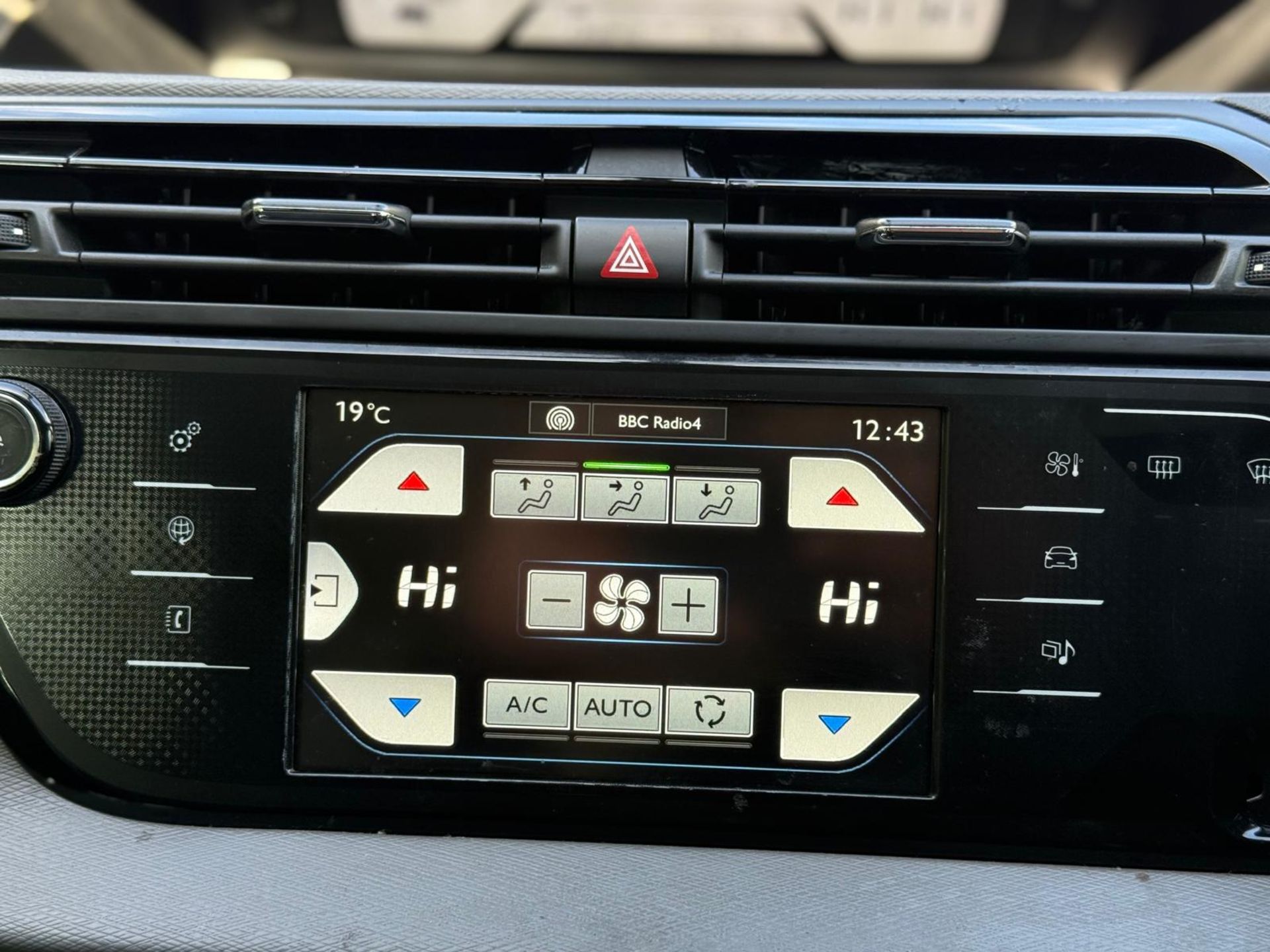 2015 CITROEN C4 GRAND PICASSO VTR+ 1.6 DIESEL – 138K MILES >>--NO VAT ON HAMMER--<< - Image 22 of 29