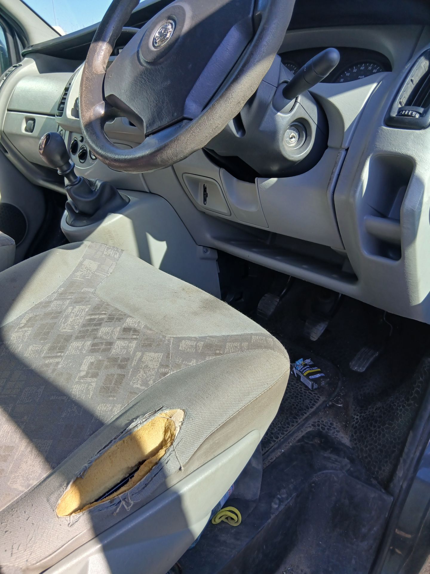 2005 VAUXHALL VIVARO 2700 DTI SWB PANEL VAN – MANUAL >>--NO VAT ON HAMMER--<< - Image 7 of 8