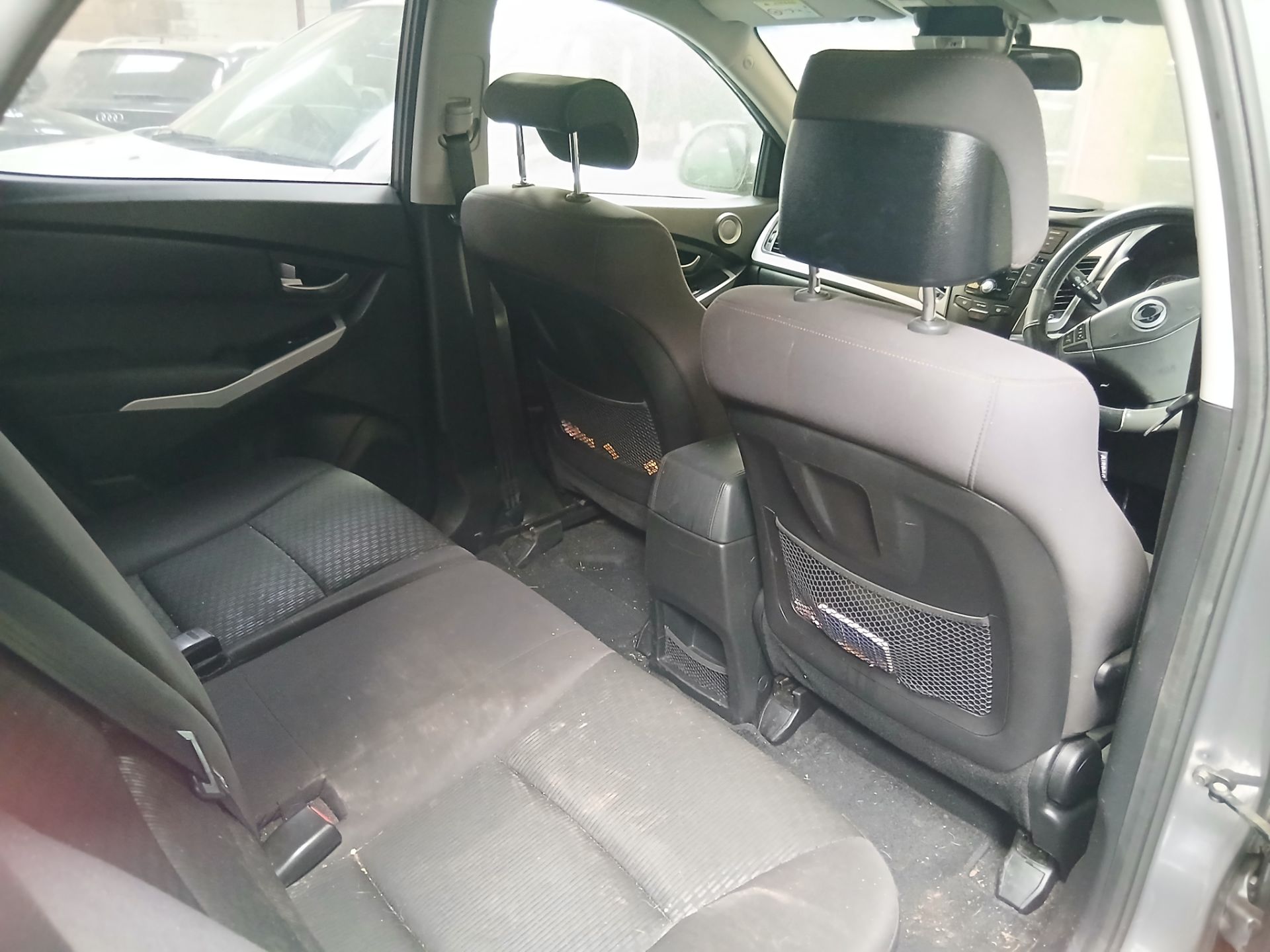 2014 SSANGYONG KORANDO SE – 2.0 DIESEL – MANUAL – 5 SEATER >>--NO VAT ON HAMMER--<< - Image 8 of 10