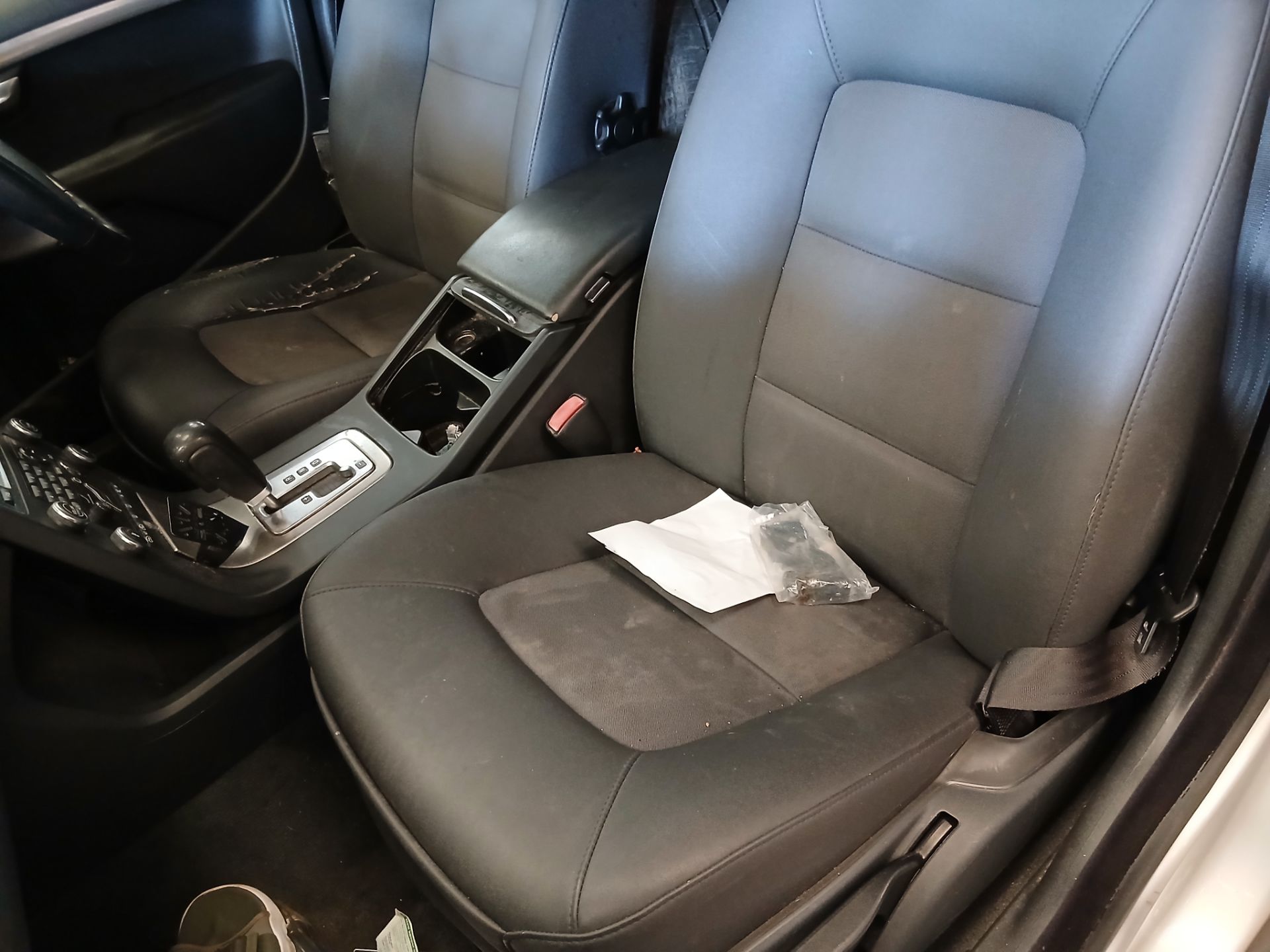 2008 VOLVO V70 SE D AUTO – 2.4L DIESEL – AUTOMATIC – ESTATE >>--NO VAT ON HAMMER--<< - Image 10 of 18